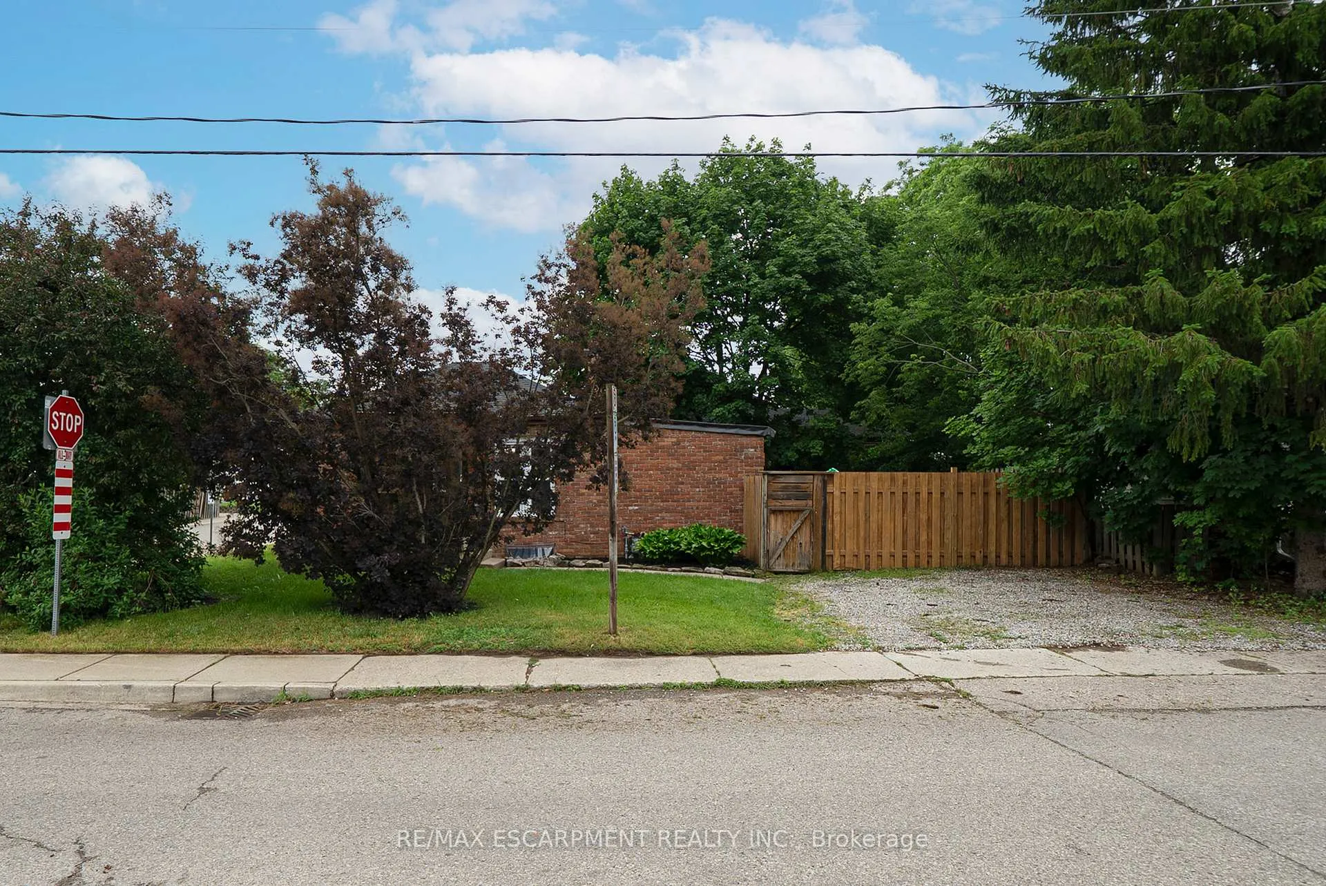 Photo 25 of 15 Margueretta Street, Brantford, Henderson-Sky Acres — HOMEH