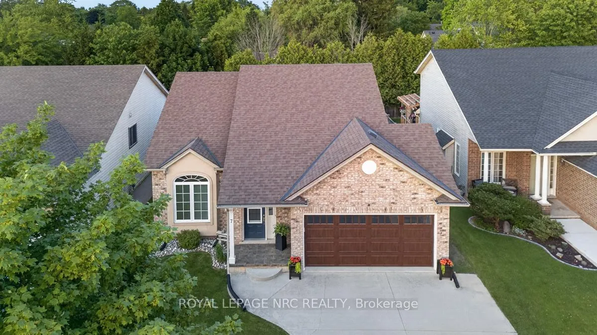Photo 2 of 7 Mason Drive, Pelham, Fonthill — HOMEH
