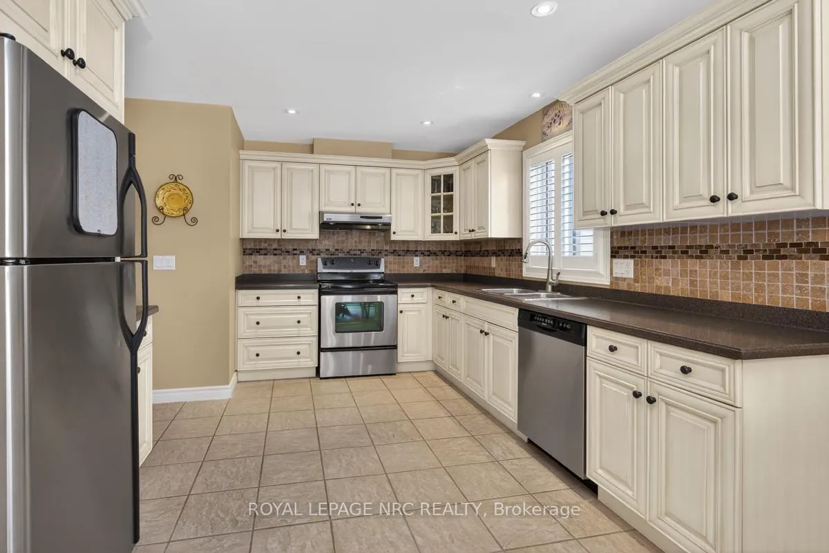 Photo 21 of 7 Mason Drive, Pelham, Fonthill — HOMEH