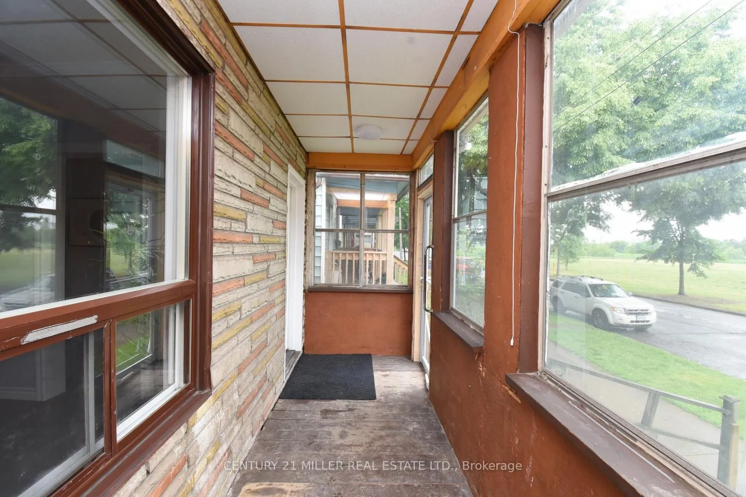 Photo 3 of 86 Mars Avenue, Hamilton, Industrial Sector — HOMEH