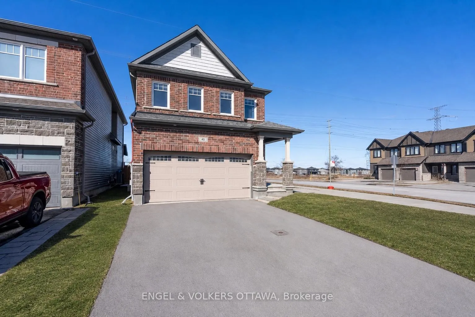 Photo 1 of 40 Tapadero Avenue, Ottawa, Kanata - Emerald Meadows/Trailwest — HOMEH