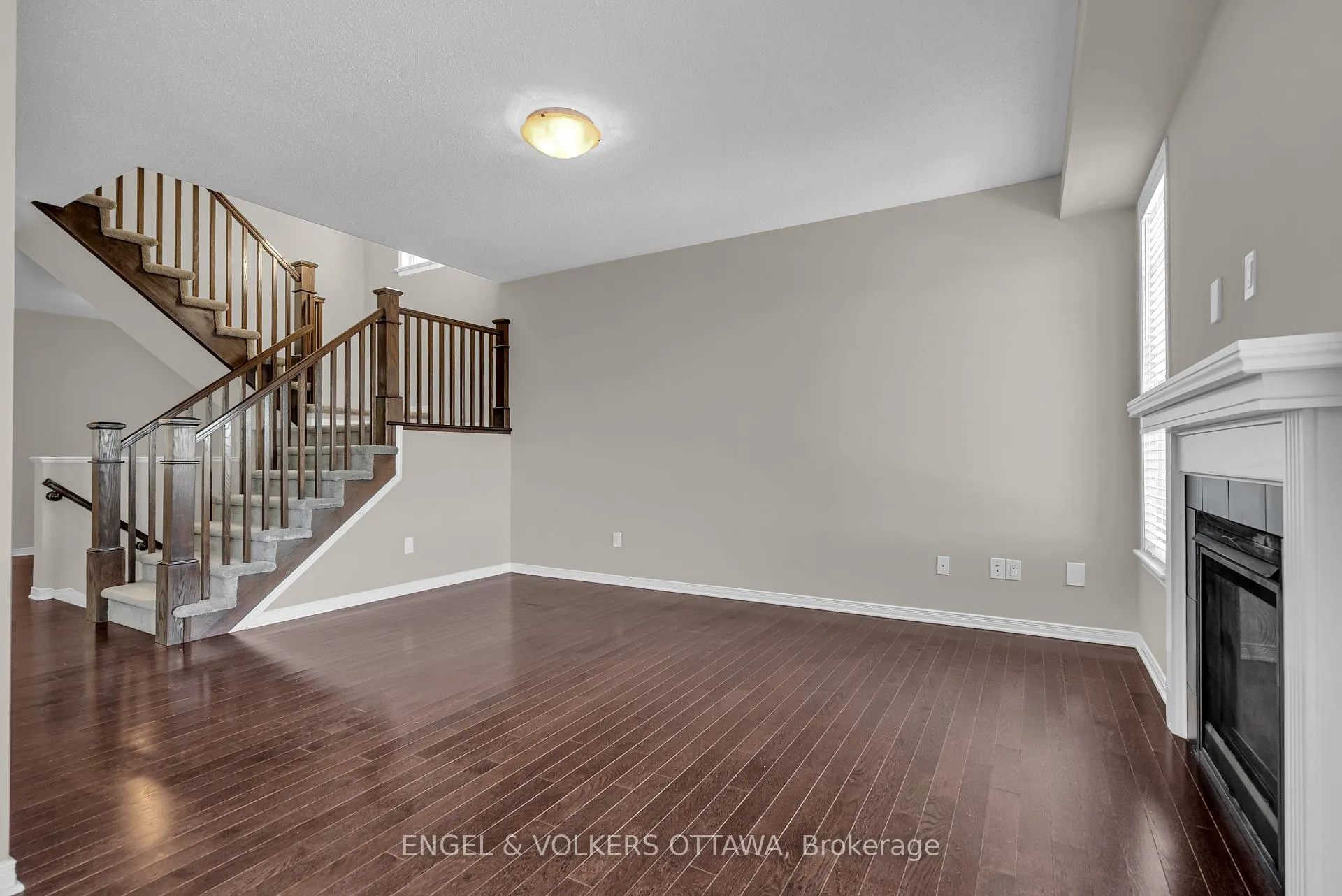 Photo 7 of 40 Tapadero Avenue, Ottawa, Kanata - Emerald Meadows/Trailwest — HOMEH