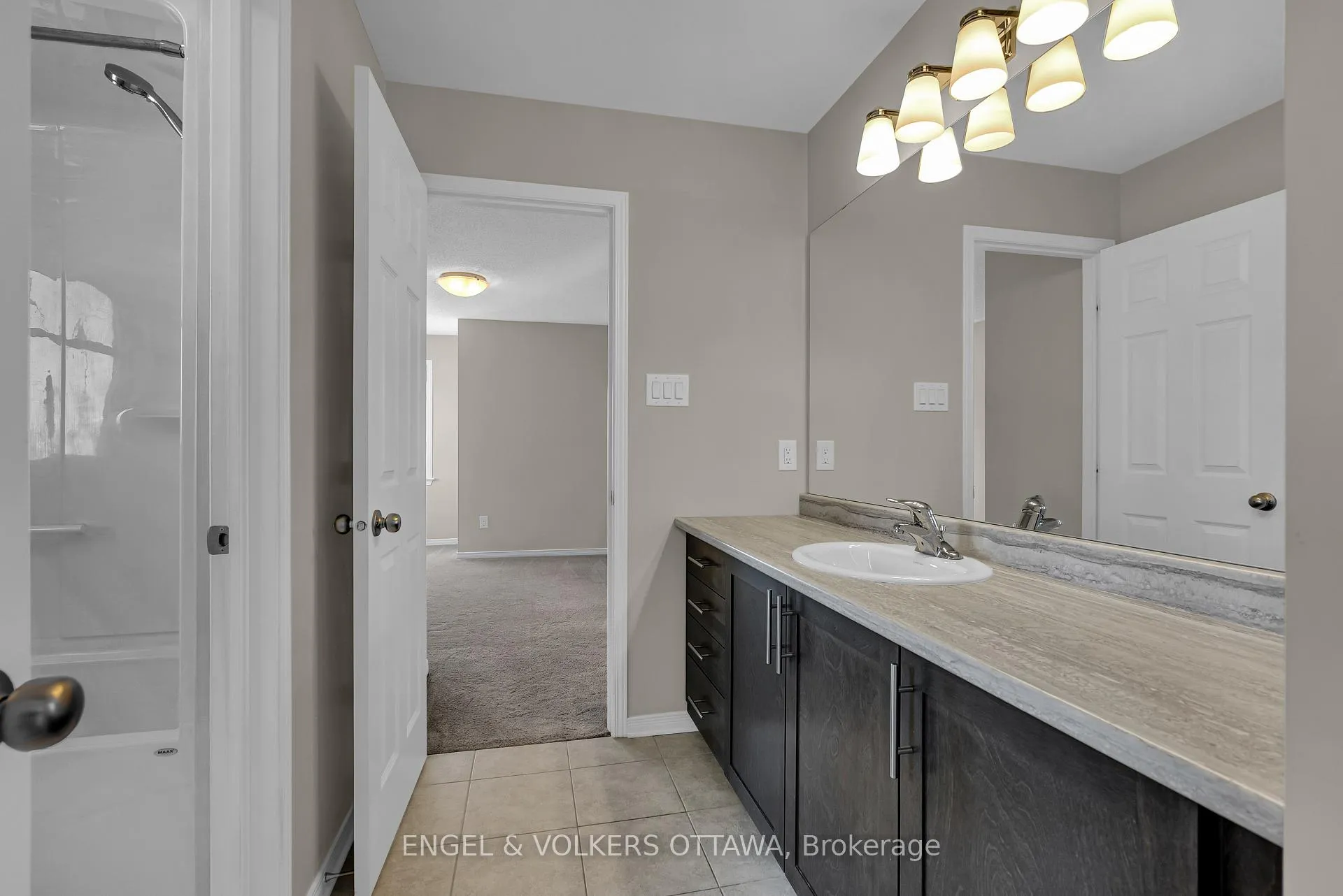 Photo 19 of 40 Tapadero Avenue, Ottawa, Kanata - Emerald Meadows/Trailwest — HOMEH