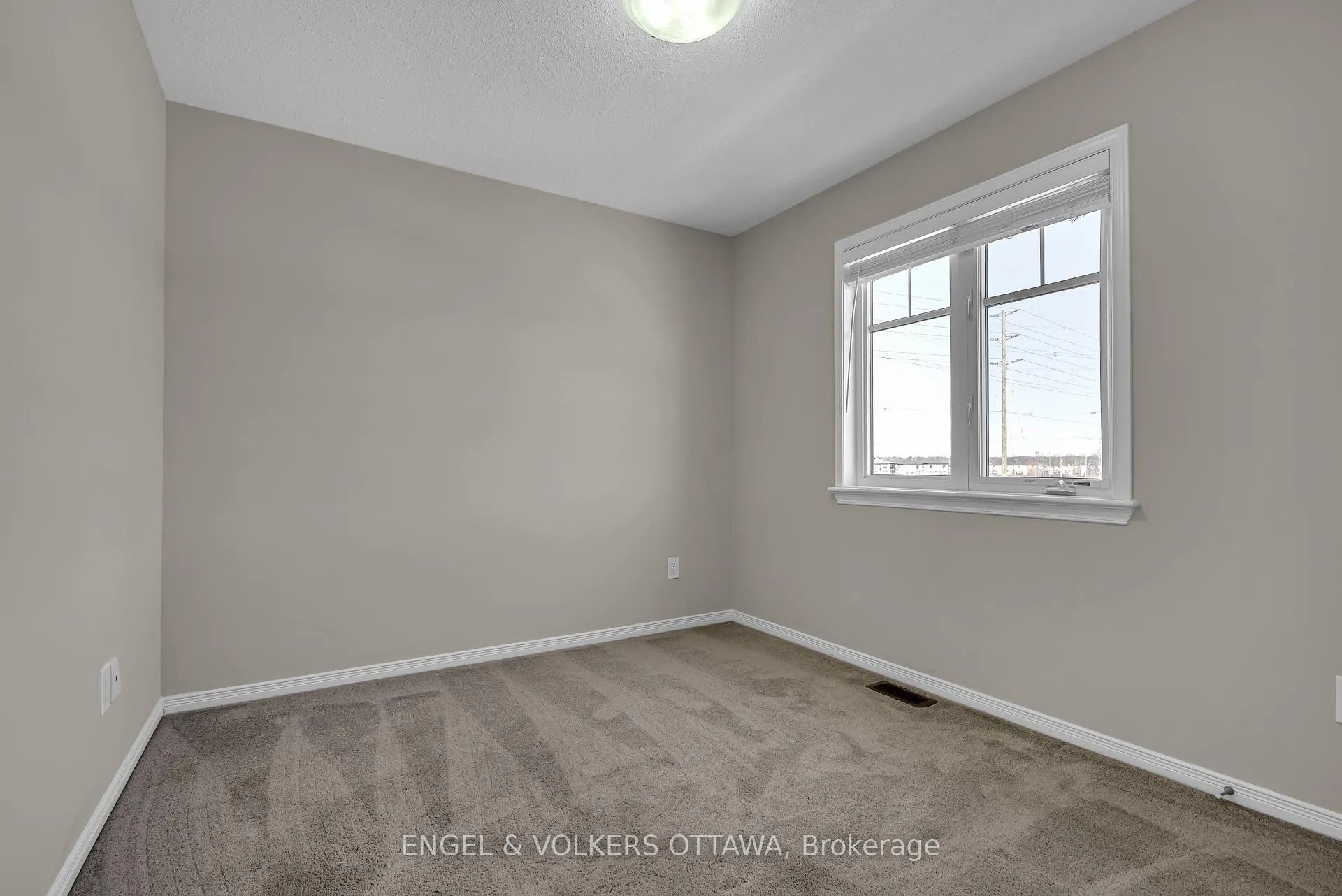 Photo 20 of 40 Tapadero Avenue, Ottawa, Kanata - Emerald Meadows/Trailwest — HOMEH