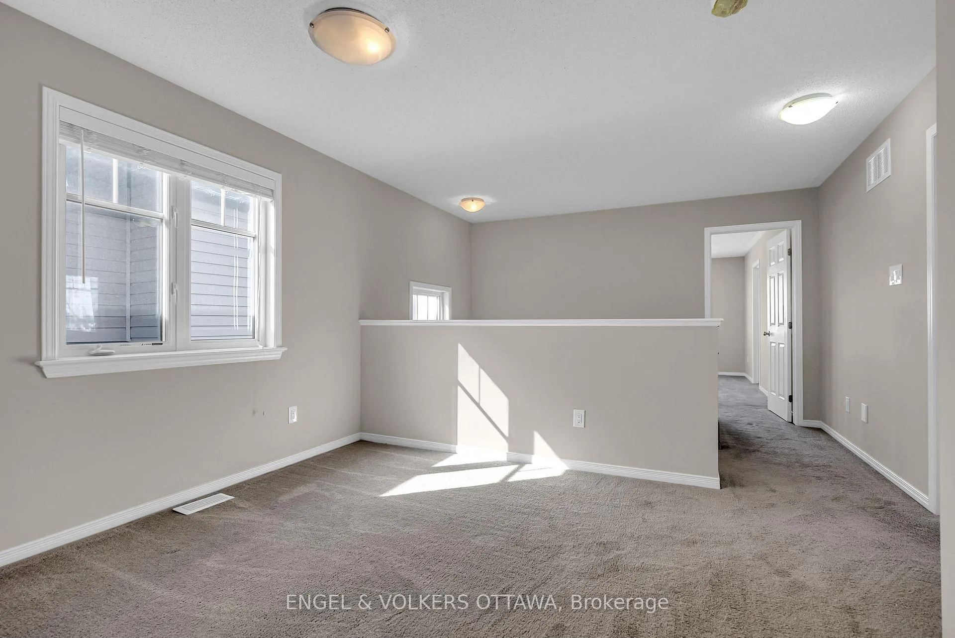 Photo 22 of 40 Tapadero Avenue, Ottawa, Kanata - Emerald Meadows/Trailwest — HOMEH