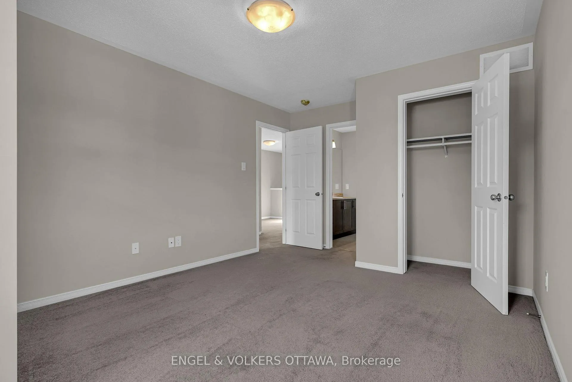 Photo 25 of 40 Tapadero Avenue, Ottawa, Kanata - Emerald Meadows/Trailwest — HOMEH