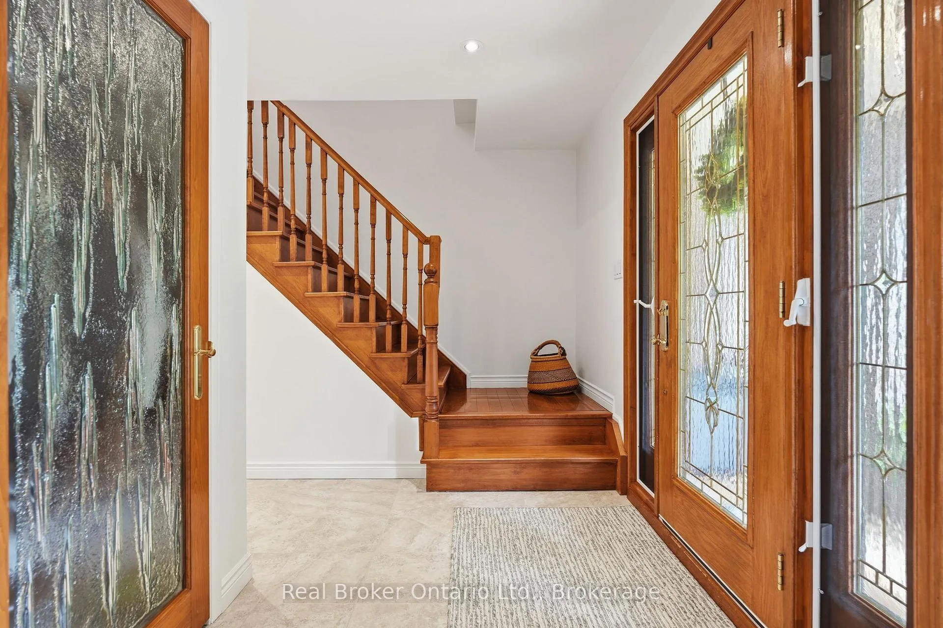 Photo 4 of 245 Applevale Court, Burlington, Shoreacres — HOMEH