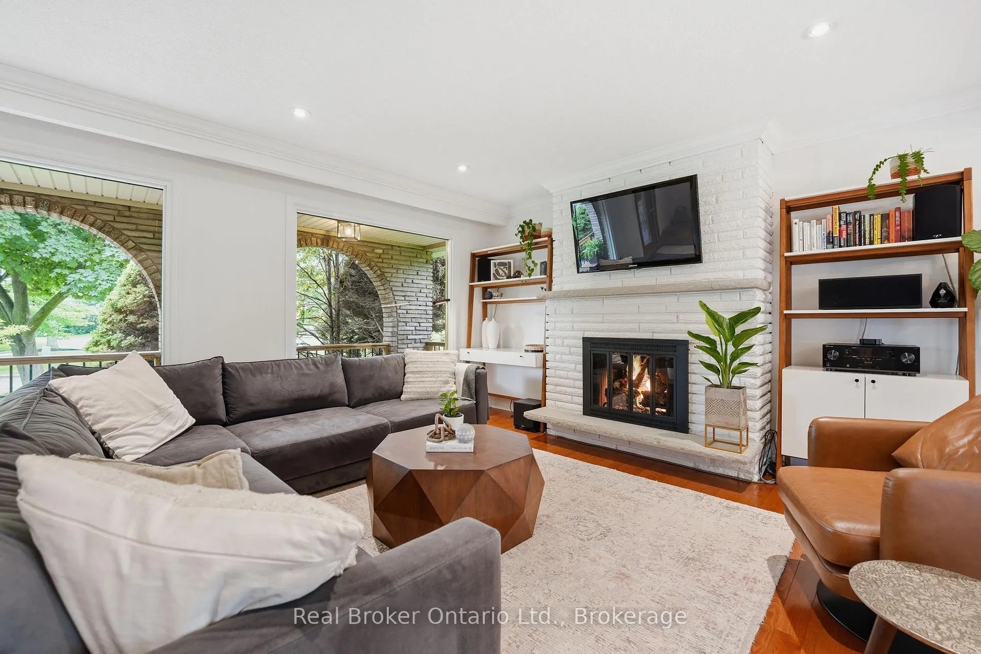 Photo 7 of 245 Applevale Court, Burlington, Shoreacres — HOMEH