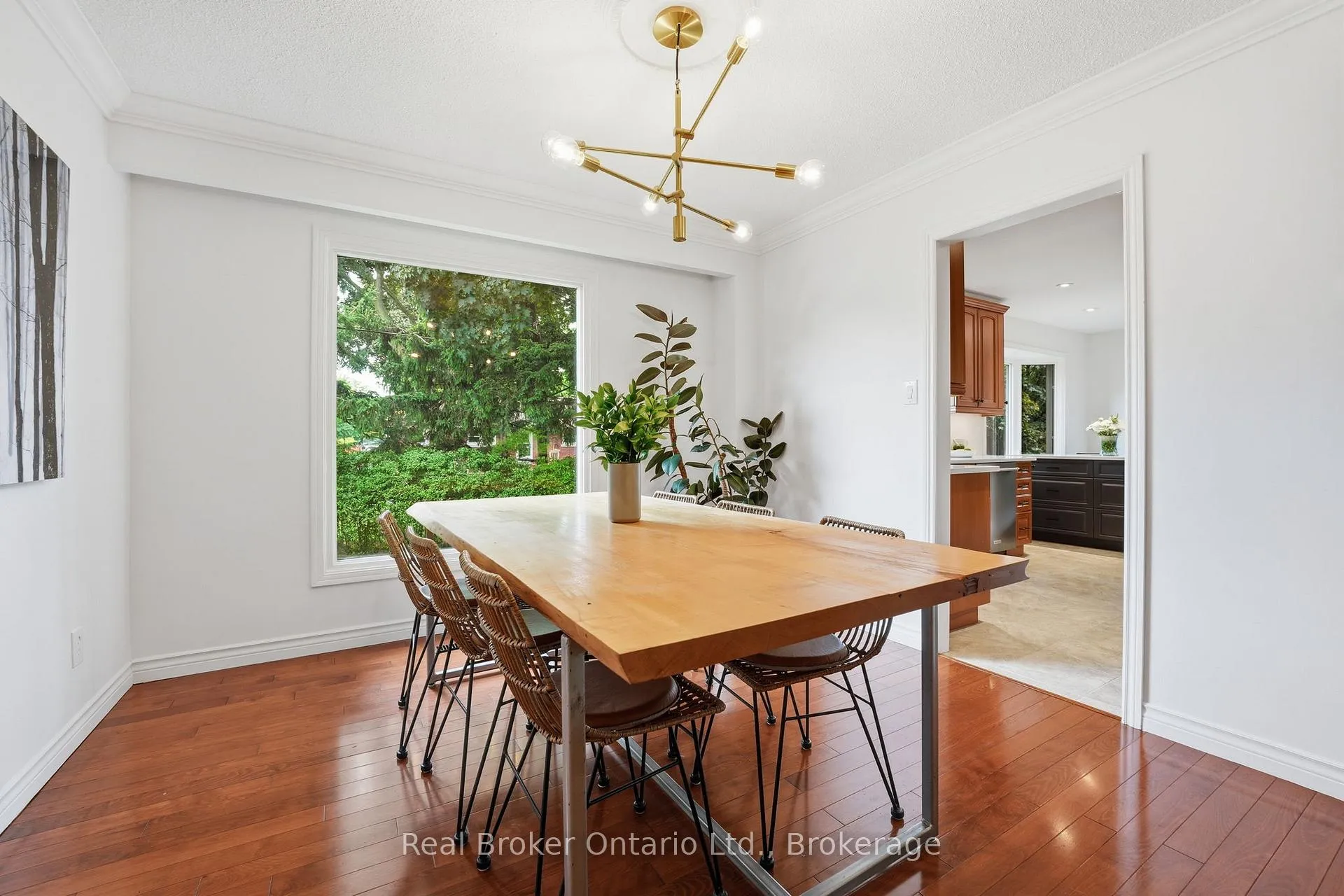 Photo 10 of 245 Applevale Court, Burlington, Shoreacres — HOMEH