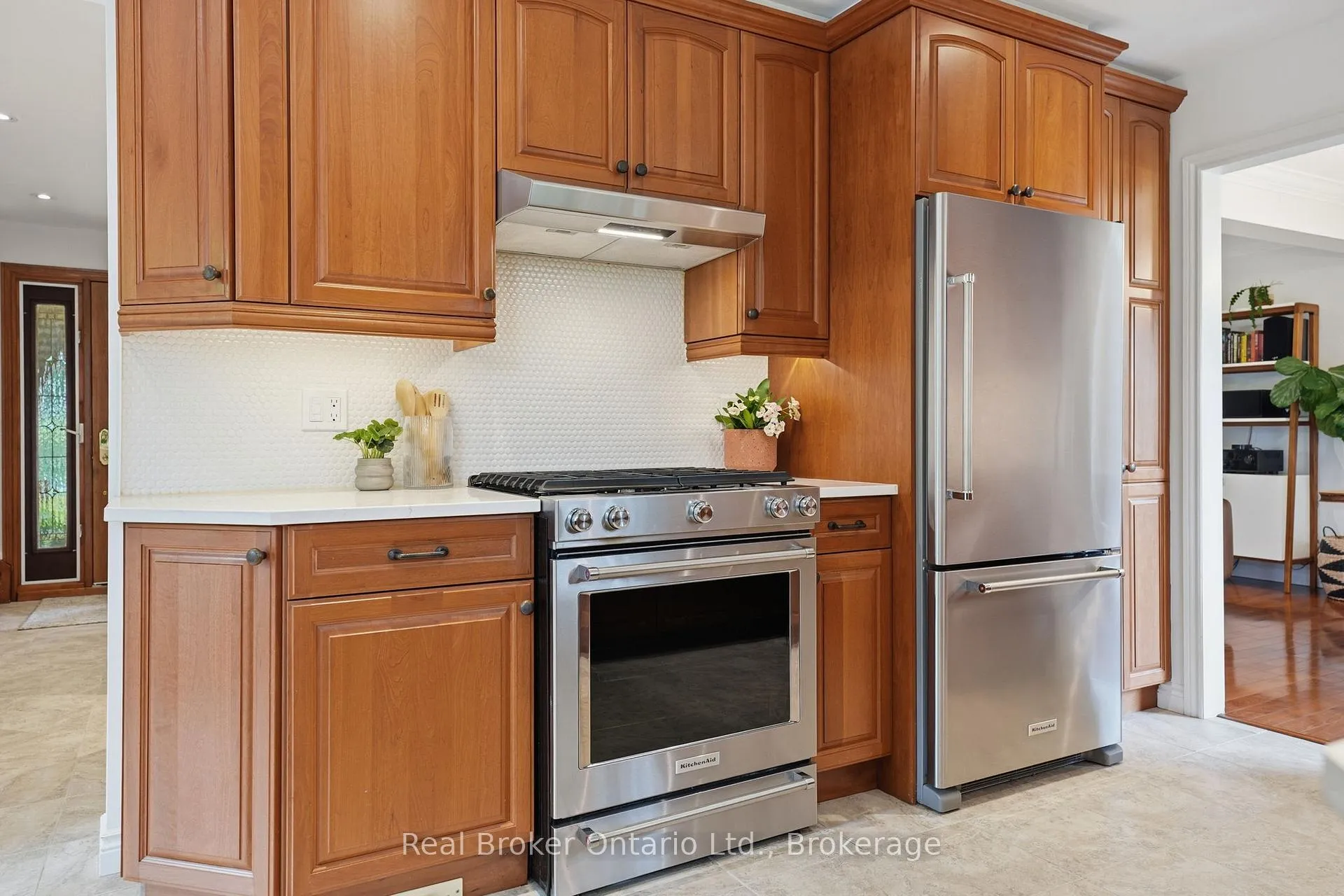 Photo 16 of 245 Applevale Court, Burlington, Shoreacres — HOMEH