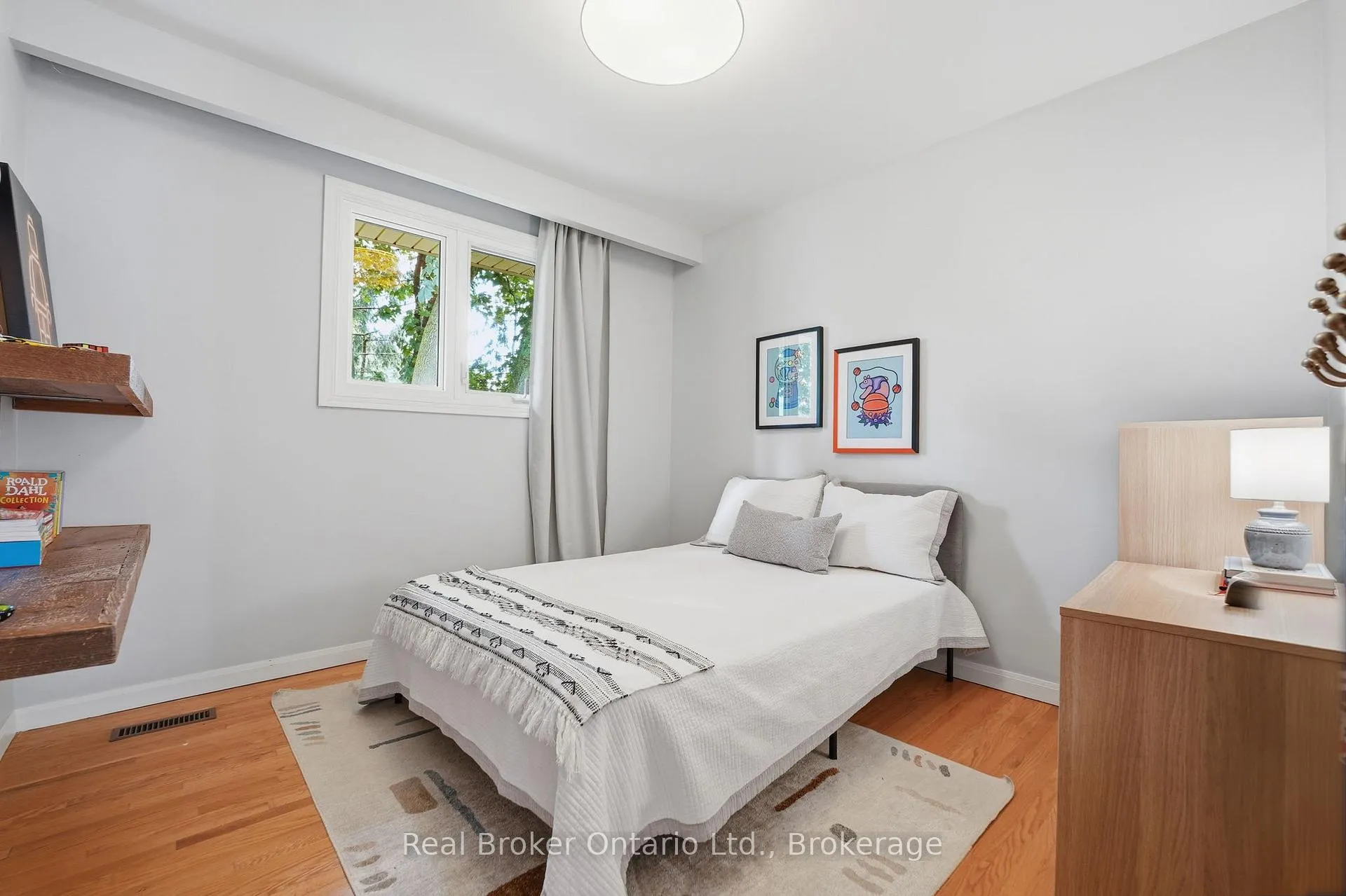 Photo 20 of 245 Applevale Court, Burlington, Shoreacres — HOMEH