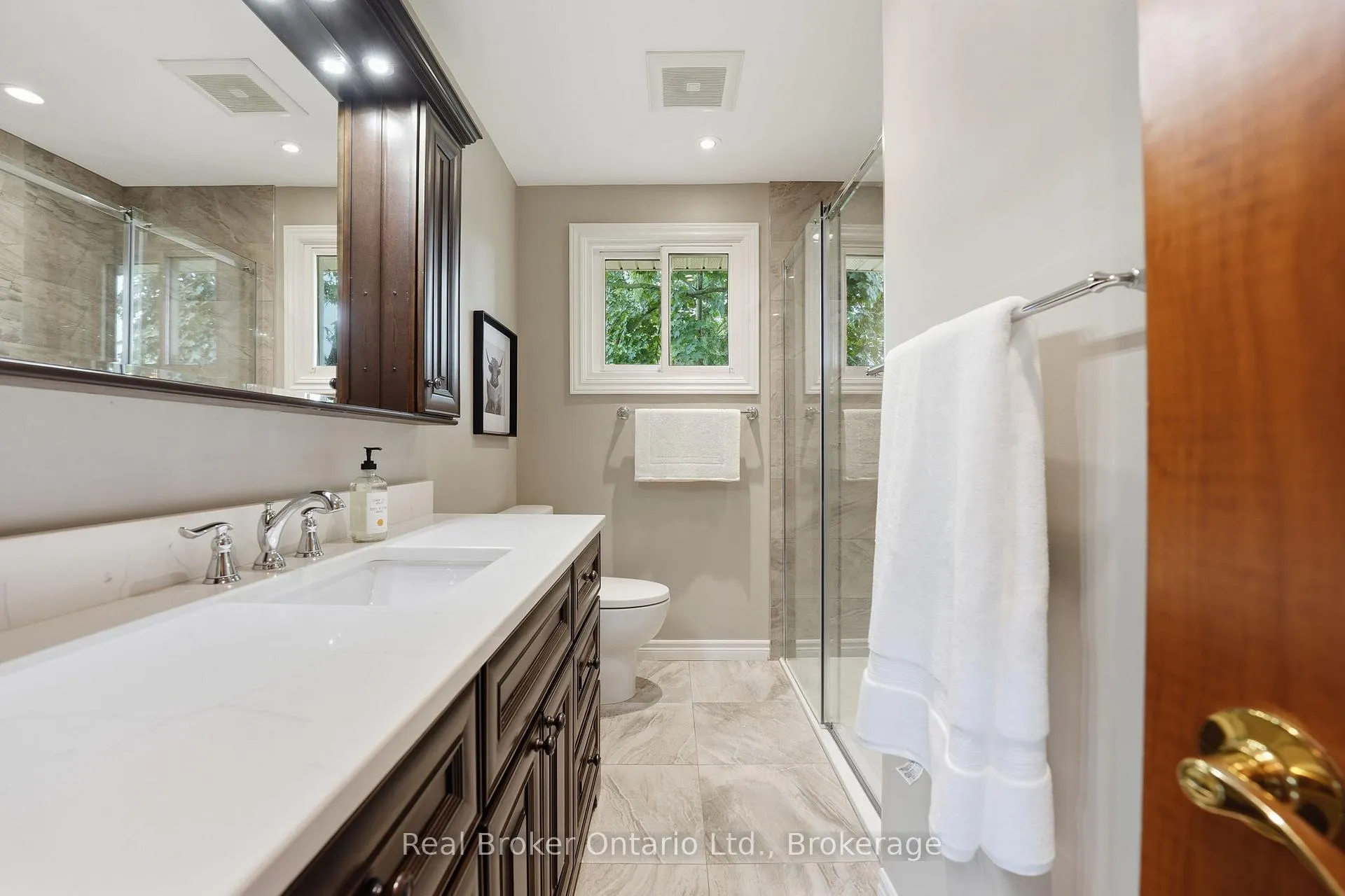 Photo 22 of 245 Applevale Court, Burlington, Shoreacres — HOMEH