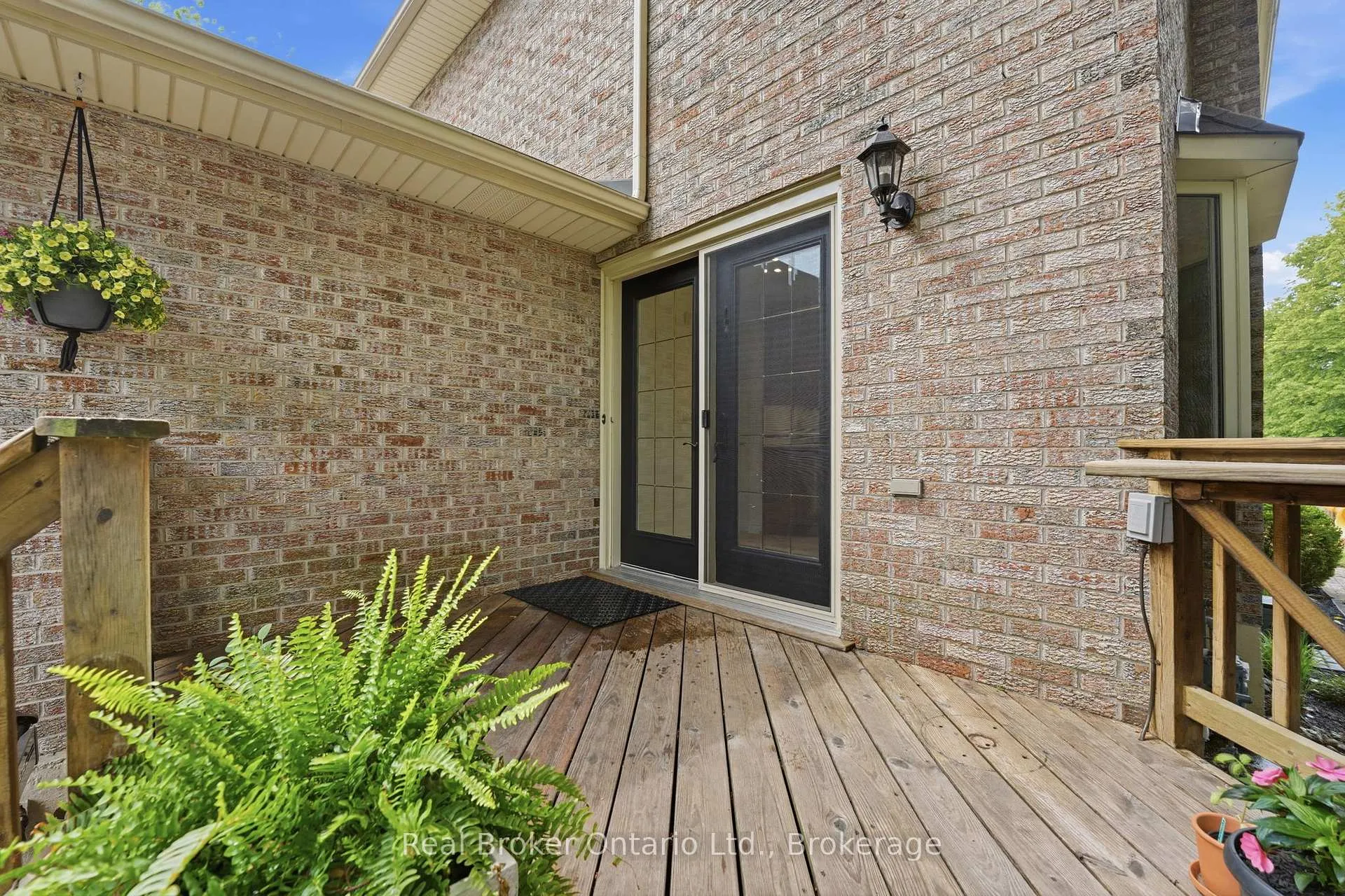 Photo 37 of 245 Applevale Court, Burlington, Shoreacres — HOMEH
