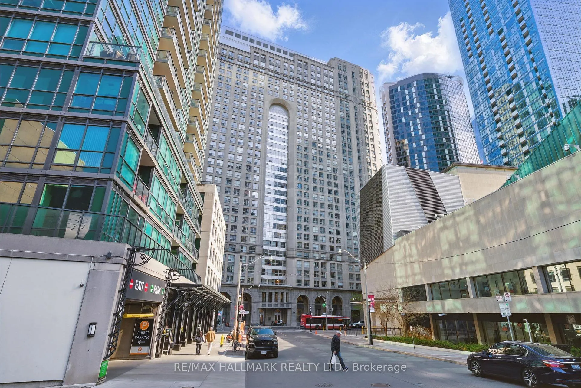 Photo 3 of Unit 1320, 25 The Esplanade, Toronto, Waterfront Communities — HOMEH