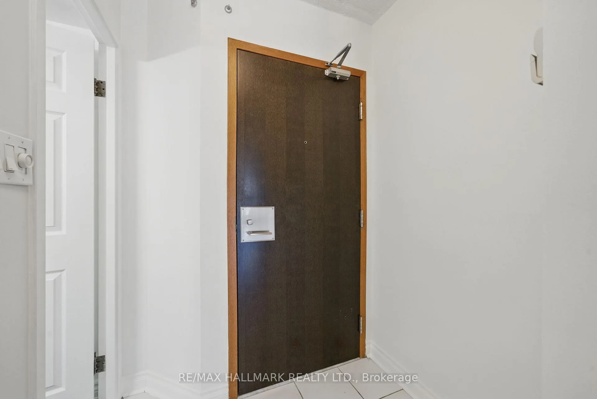Photo 6 of Unit 1320, 25 The Esplanade, Toronto, Waterfront Communities — HOMEH