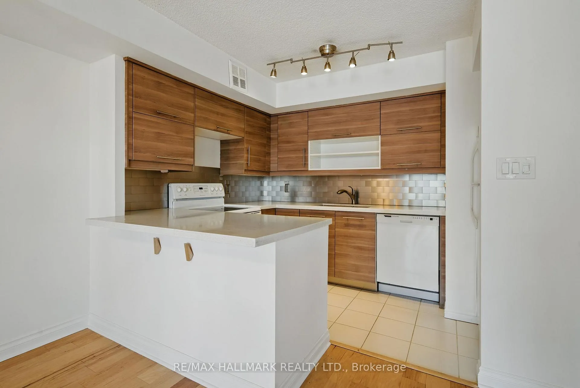 Photo 10 of Unit 1320, 25 The Esplanade, Toronto, Waterfront Communities — HOMEH