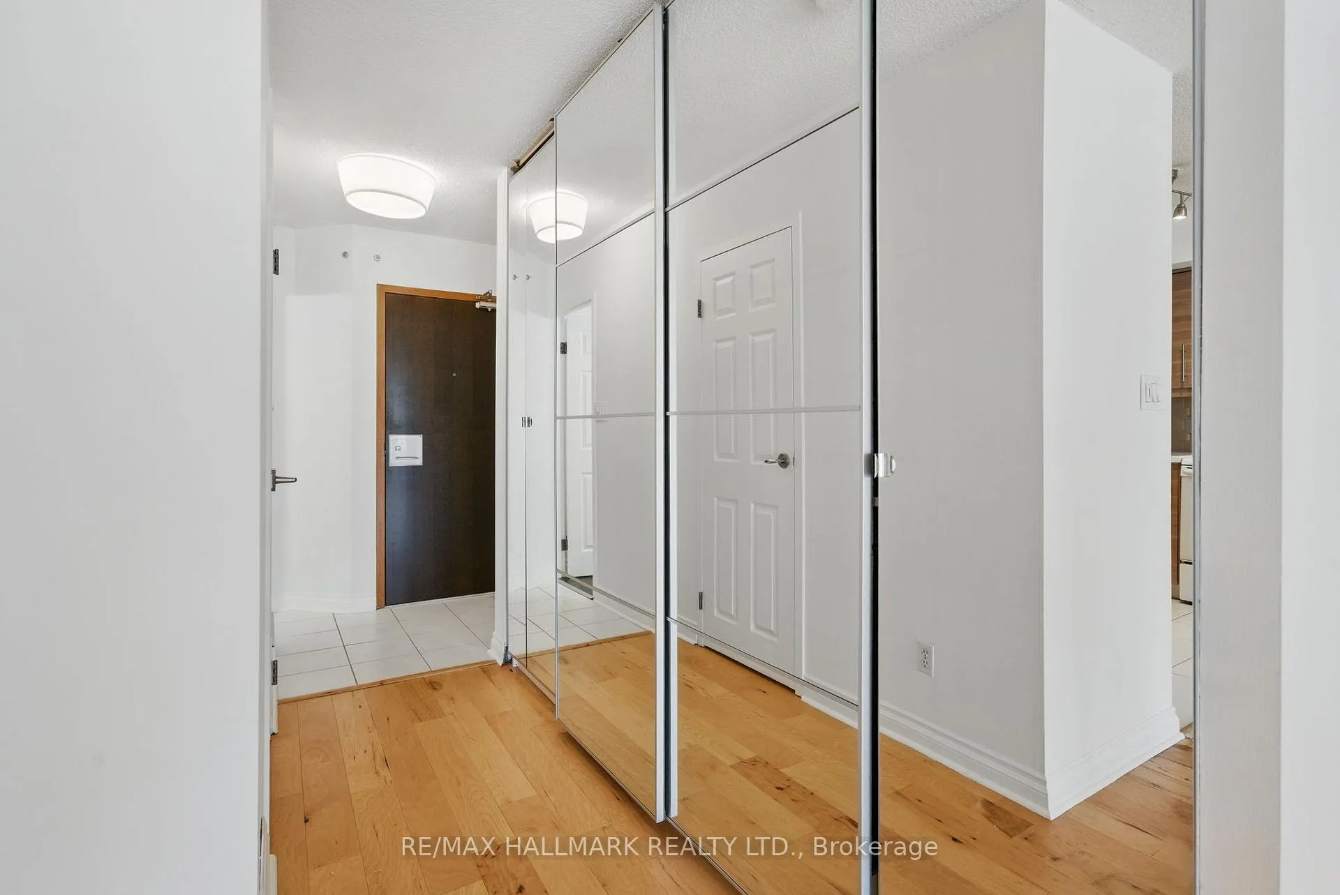 Photo 11 of Unit 1320, 25 The Esplanade, Toronto, Waterfront Communities — HOMEH