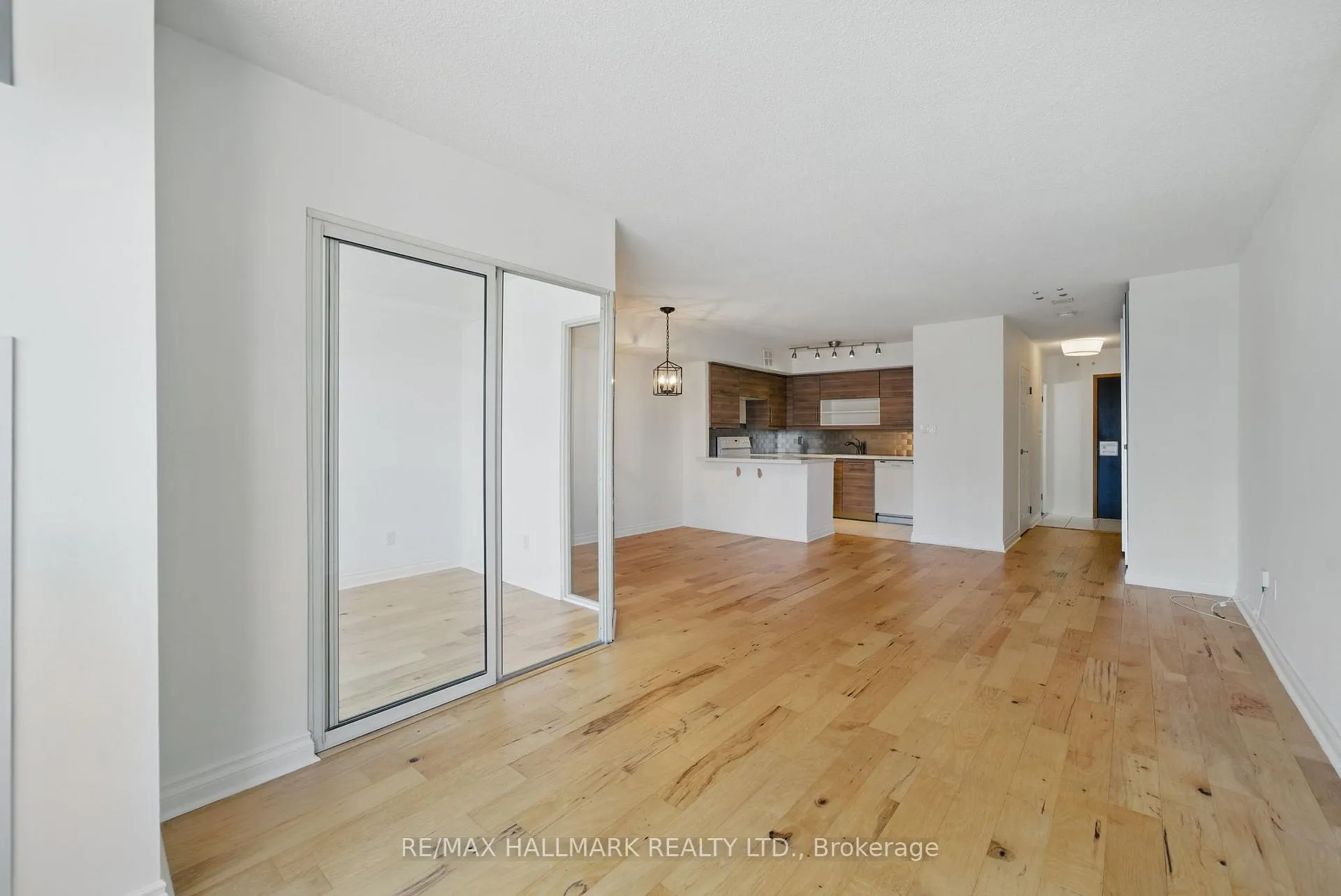 Photo 16 of Unit 1320, 25 The Esplanade, Toronto, Waterfront Communities — HOMEH