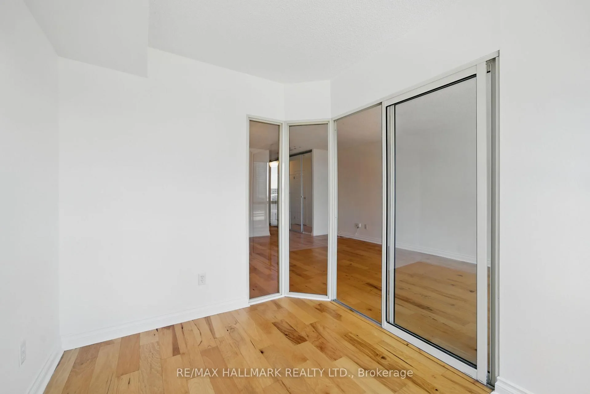 Photo 19 of Unit 1320, 25 The Esplanade, Toronto, Waterfront Communities — HOMEH
