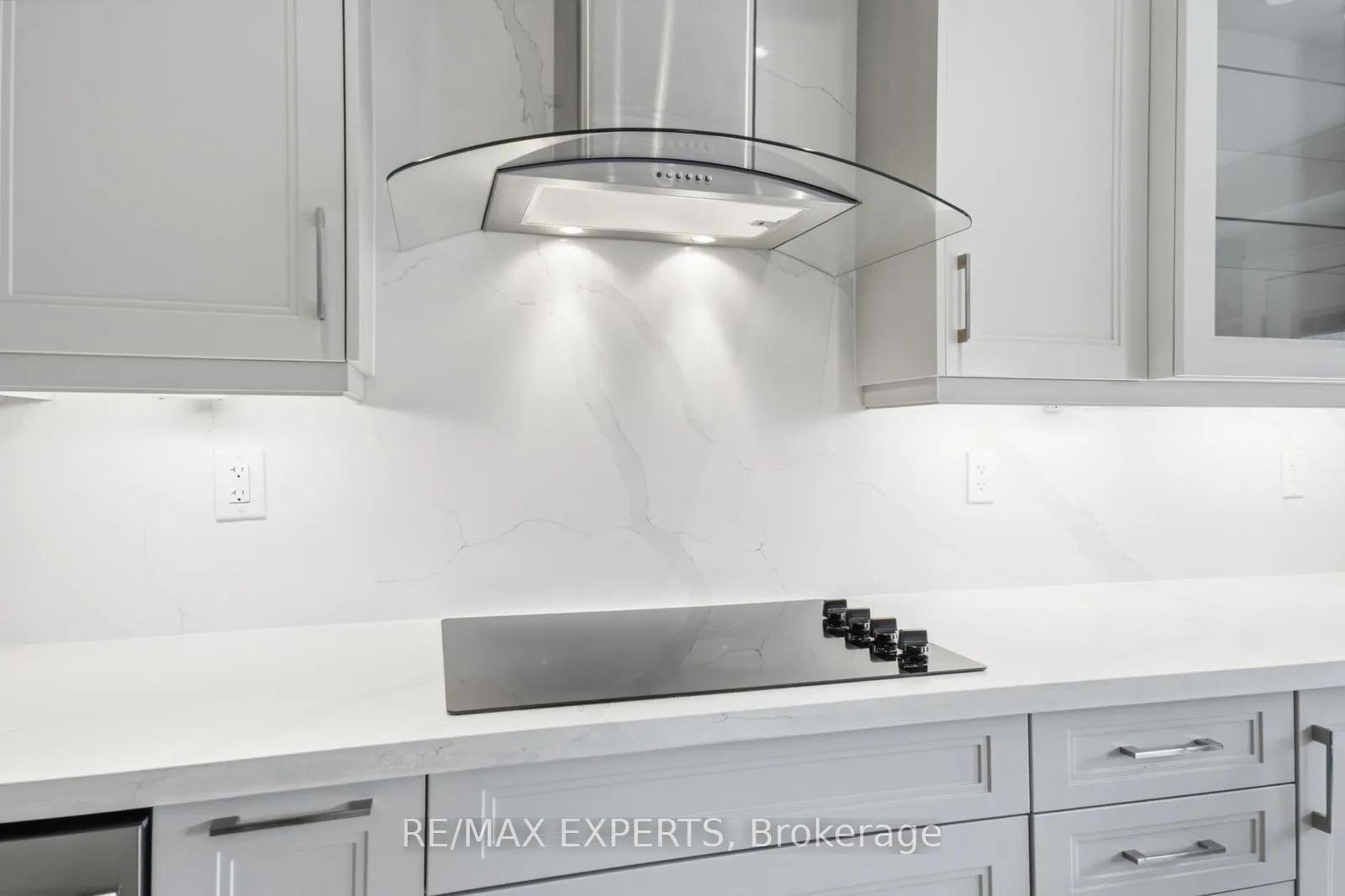 Photo 8 of 67 Seafield Road, Vaughan, Maple — HOMEH