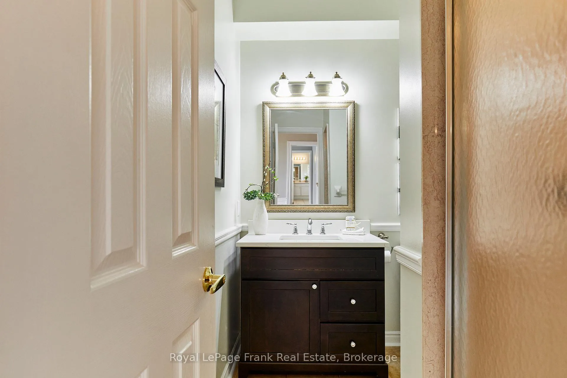 Photo 5 of 58 Waterbury Crescent, Scugog, Port Perry — HOMEH