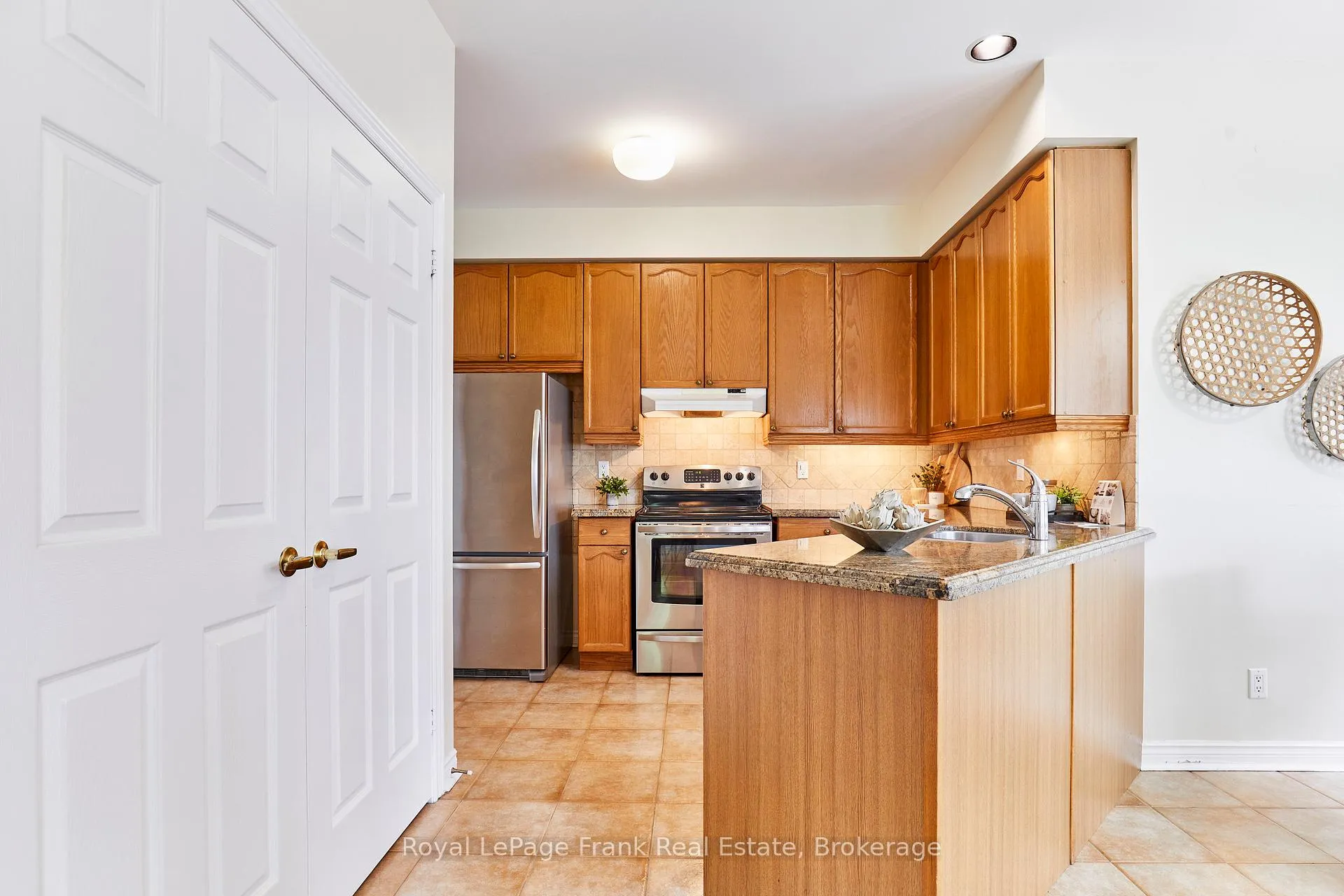 Photo 14 of 58 Waterbury Crescent, Scugog, Port Perry — HOMEH