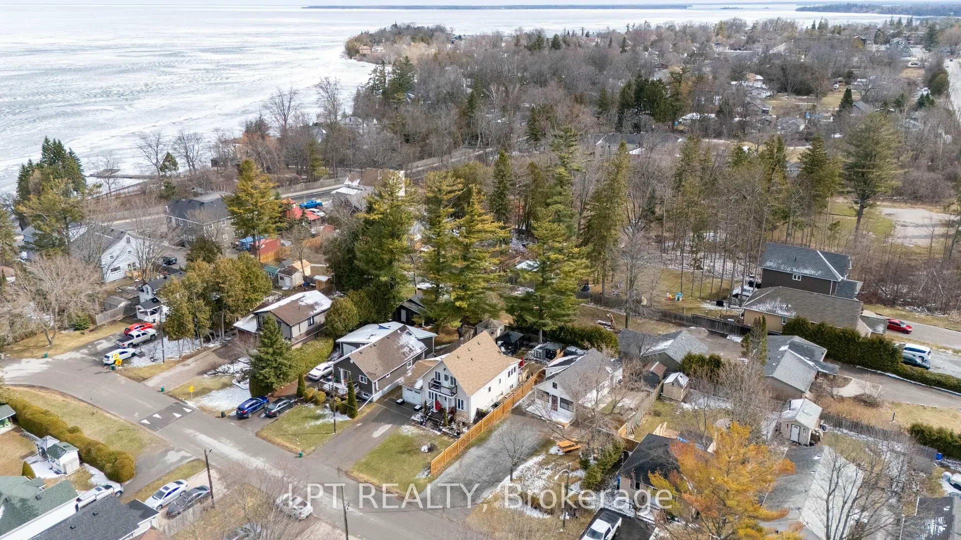 Photo 4 of 11 Hardwood Drive, Georgina, Sutton & Jackson's Point — HOMEH