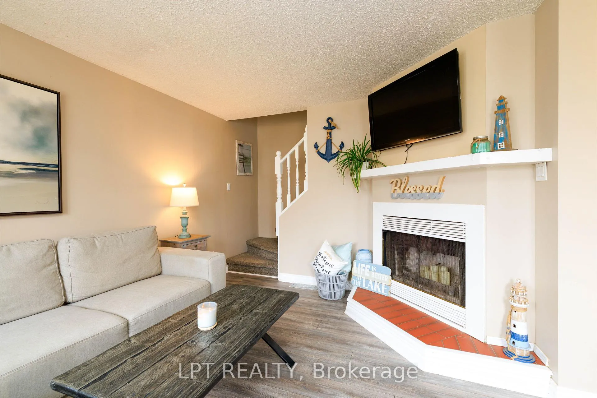 Photo 8 of 11 Hardwood Drive, Georgina, Sutton & Jackson's Point — HOMEH