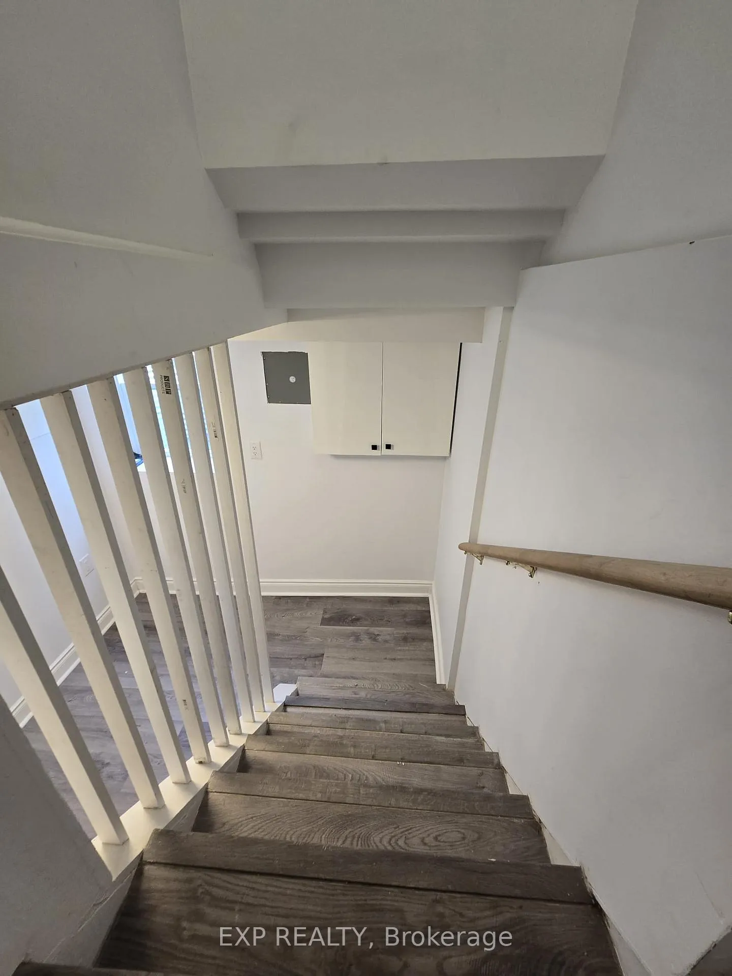 Photo 3 of Unit B, 20 Newhaven Street, Ottawa, Manordale — HOMEH