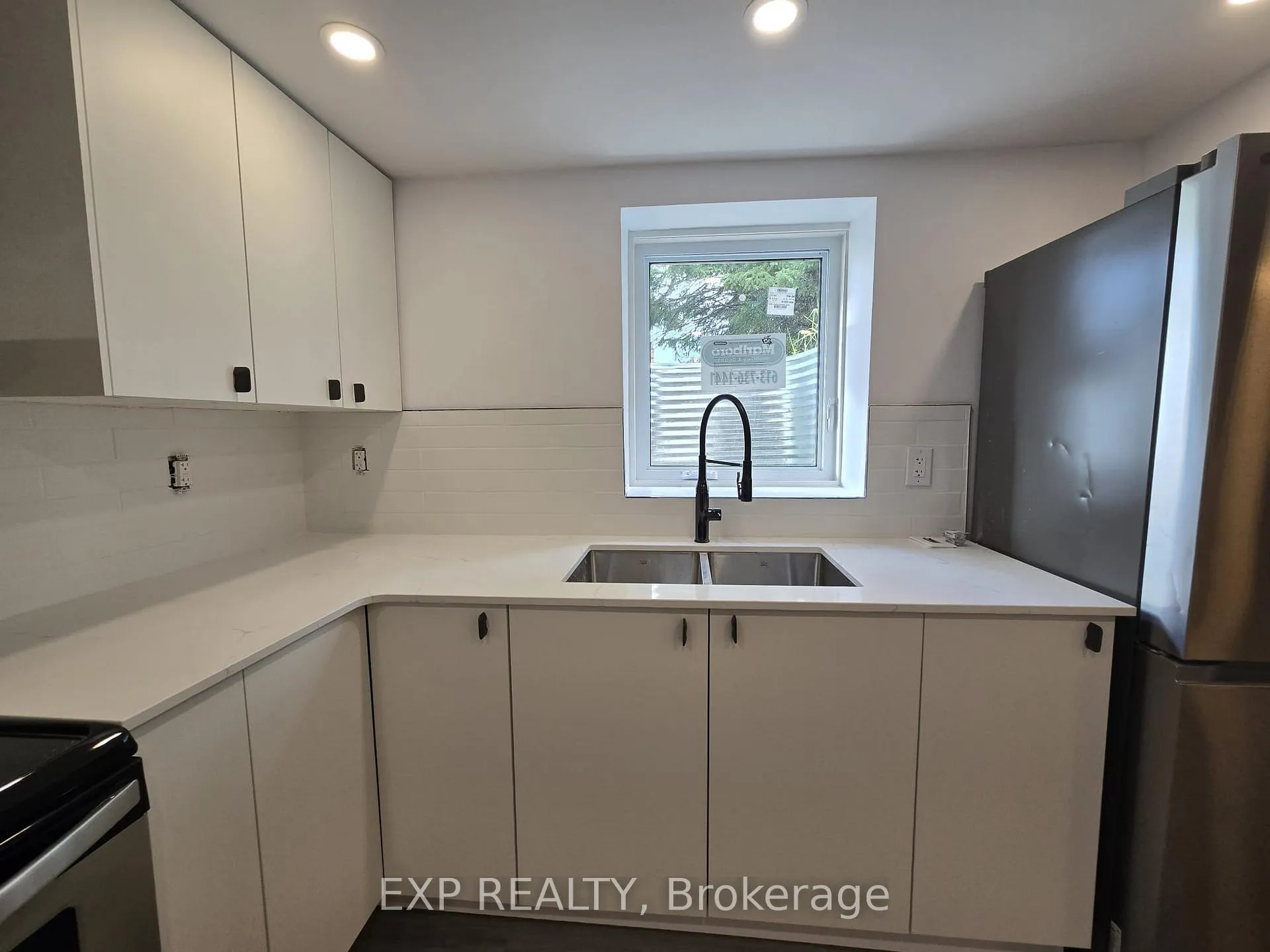 Photo 20 of Unit B, 20 Newhaven Street, Ottawa, Manordale — HOMEH