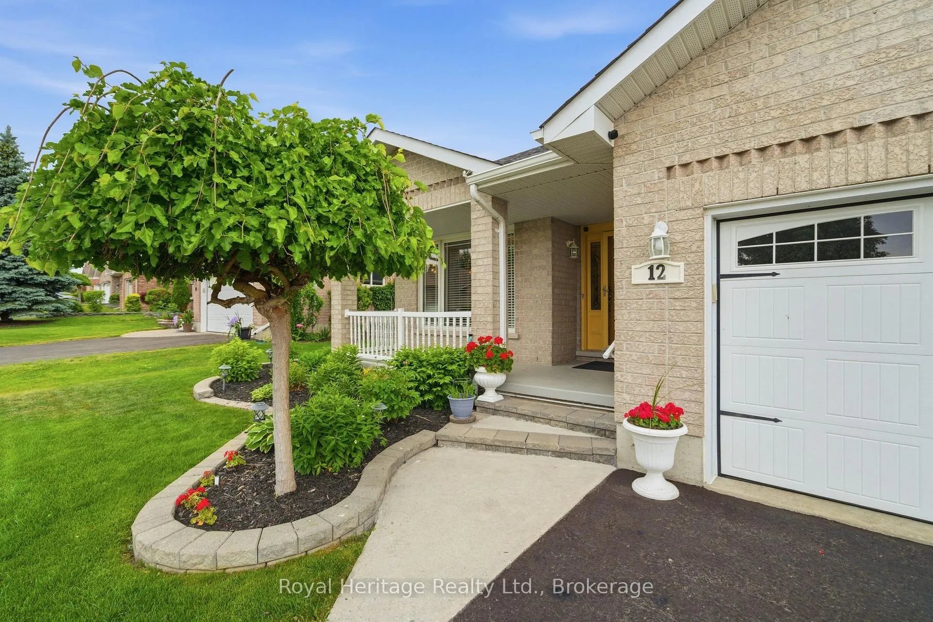 Photo 3 of 12 Kipling Drive, Belleville, Thurlow Ward — HOMEH