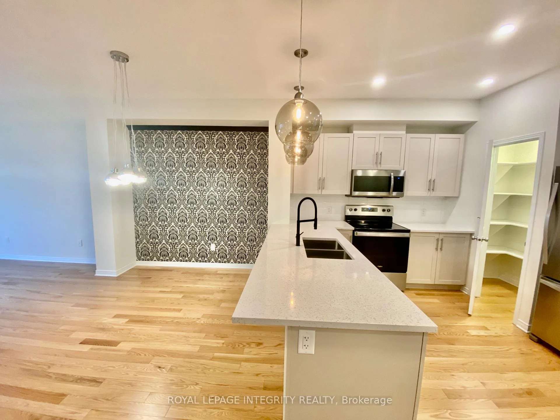 Photo 8 of 513 Cope Drive, Ottawa, Kanata - Emerald Meadows/Trailwest — HOMEH