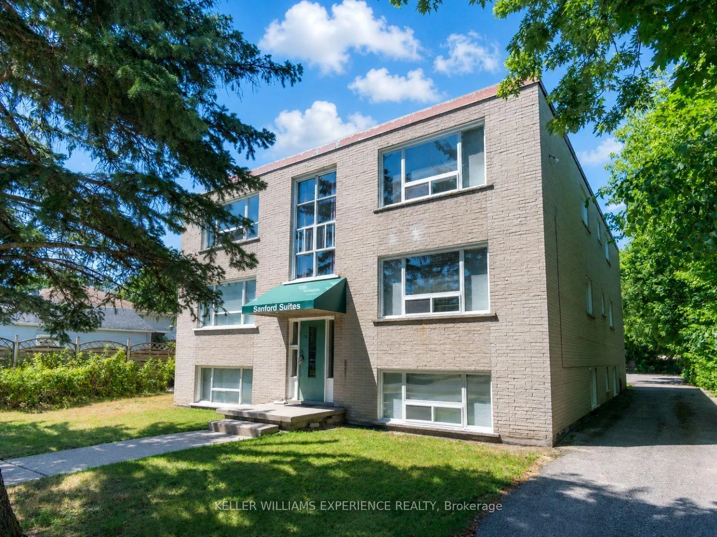 Photo 6 of Unit Unit #3, 74 Sanford Street, Barrie, Lakeshore — HOMEH