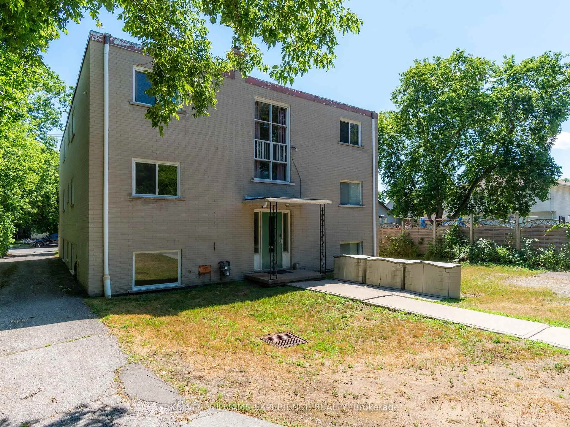 Photo 11 of Unit Unit #3, 74 Sanford Street, Barrie, Lakeshore — HOMEH
