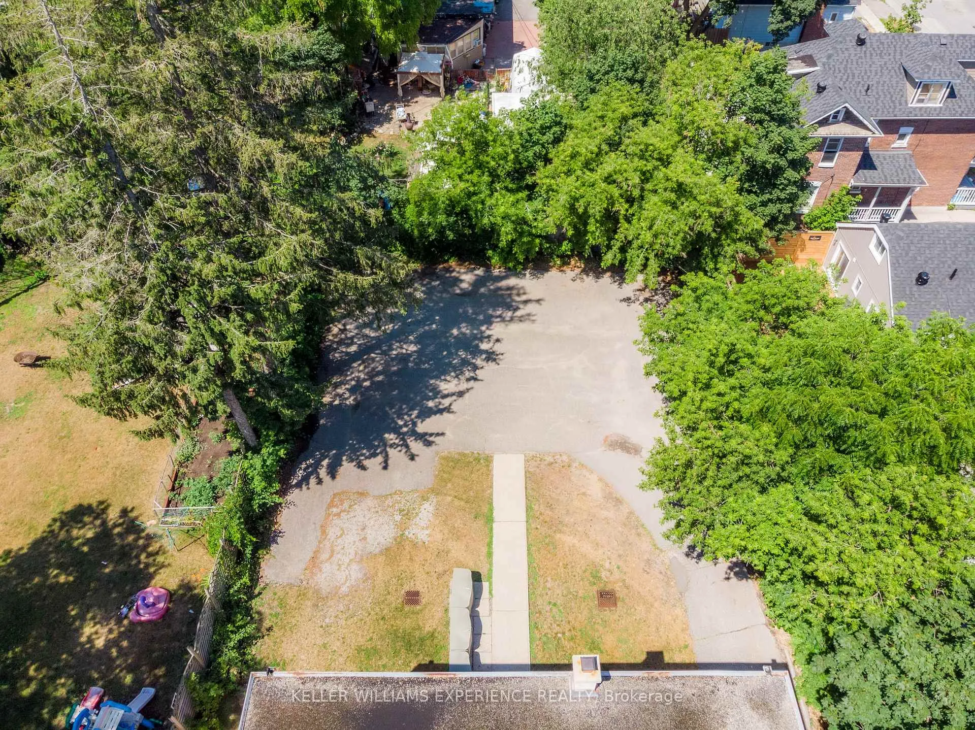 Photo 13 of Unit Unit #3, 74 Sanford Street, Barrie, Lakeshore — HOMEH