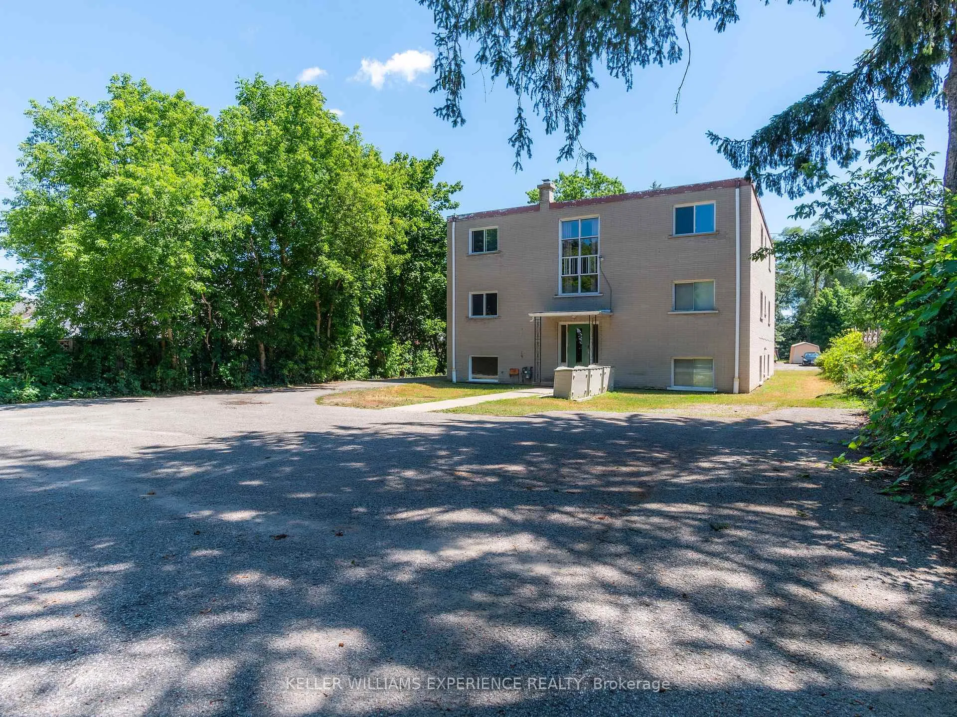 Photo 15 of Unit Unit #3, 74 Sanford Street, Barrie, Lakeshore — HOMEH
