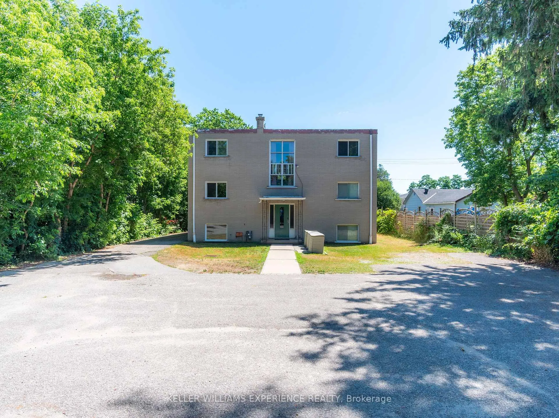 Photo 16 of Unit Unit #3, 74 Sanford Street, Barrie, Lakeshore — HOMEH
