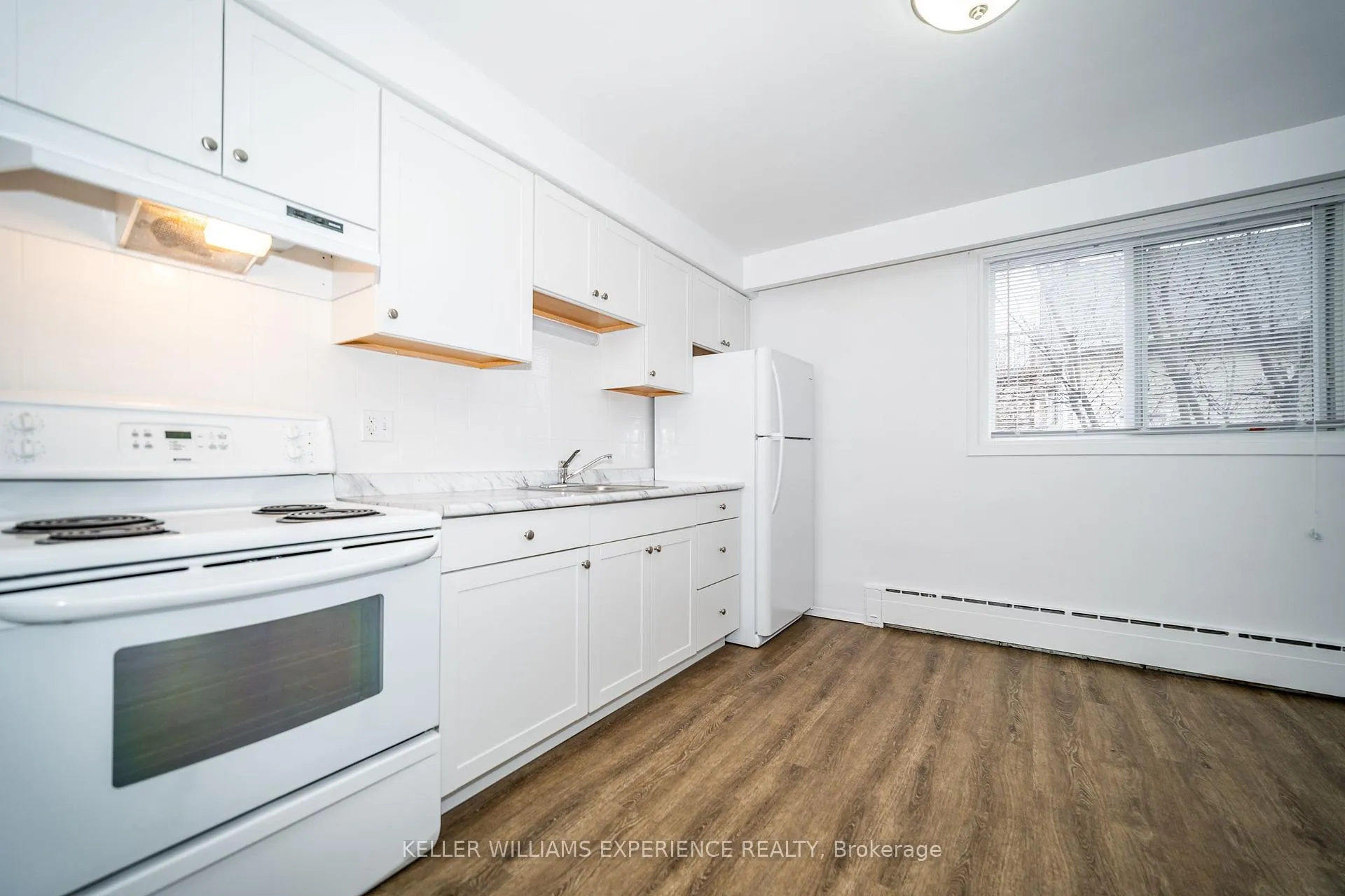 Photo 29 of Unit Unit #3, 74 Sanford Street, Barrie, Lakeshore — HOMEH