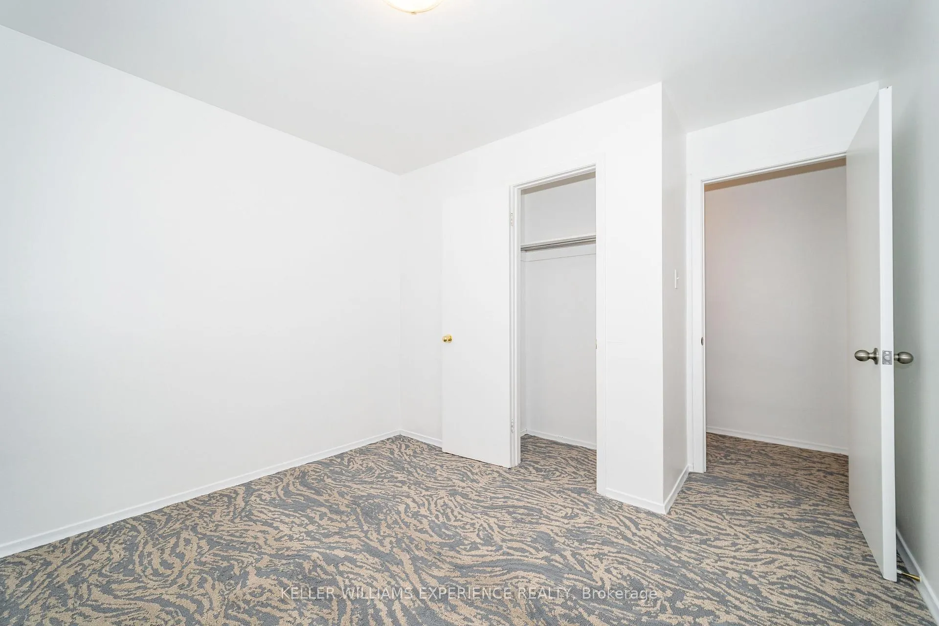 Photo 31 of Unit Unit #3, 74 Sanford Street, Barrie, Lakeshore — HOMEH
