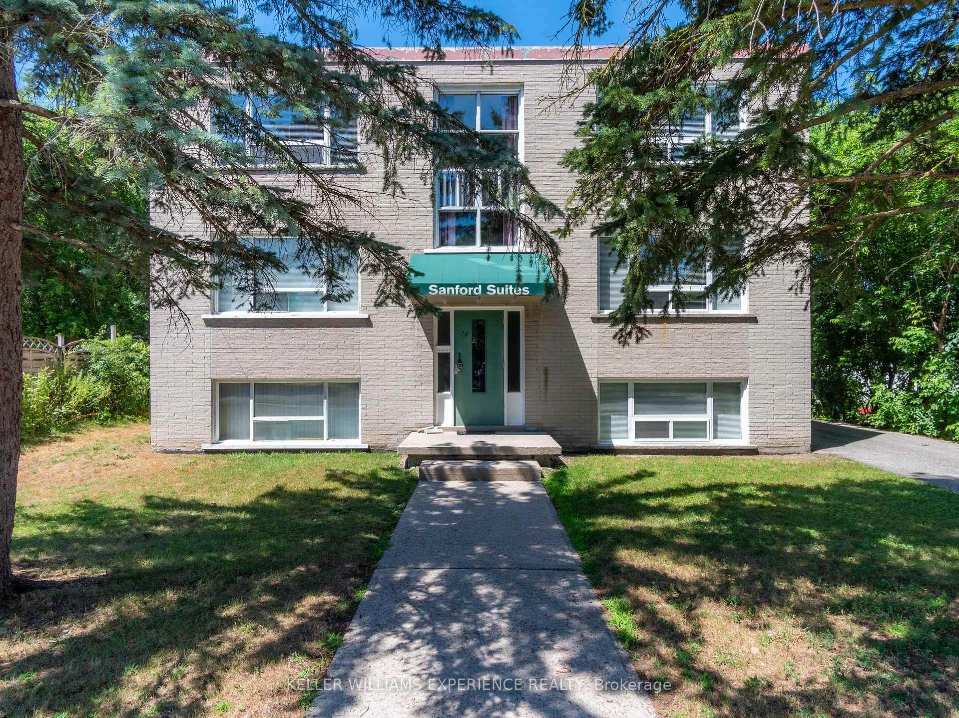 Photo 9 of Unit Unit #3, 74 Sanford Street, Barrie, Lakeshore — HOMEH