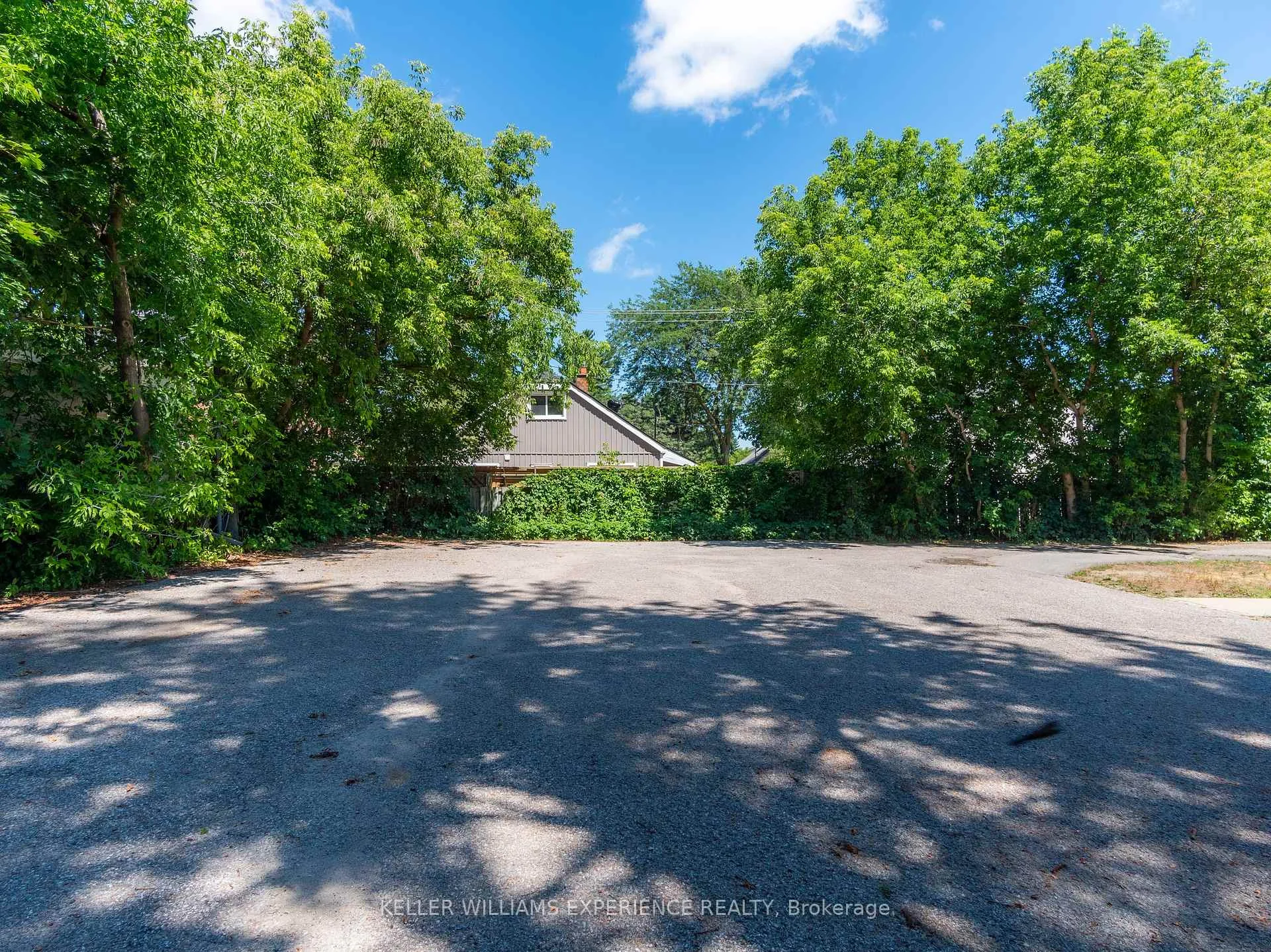 Photo 10 of Unit Unit #3, 74 Sanford Street, Barrie, Lakeshore — HOMEH