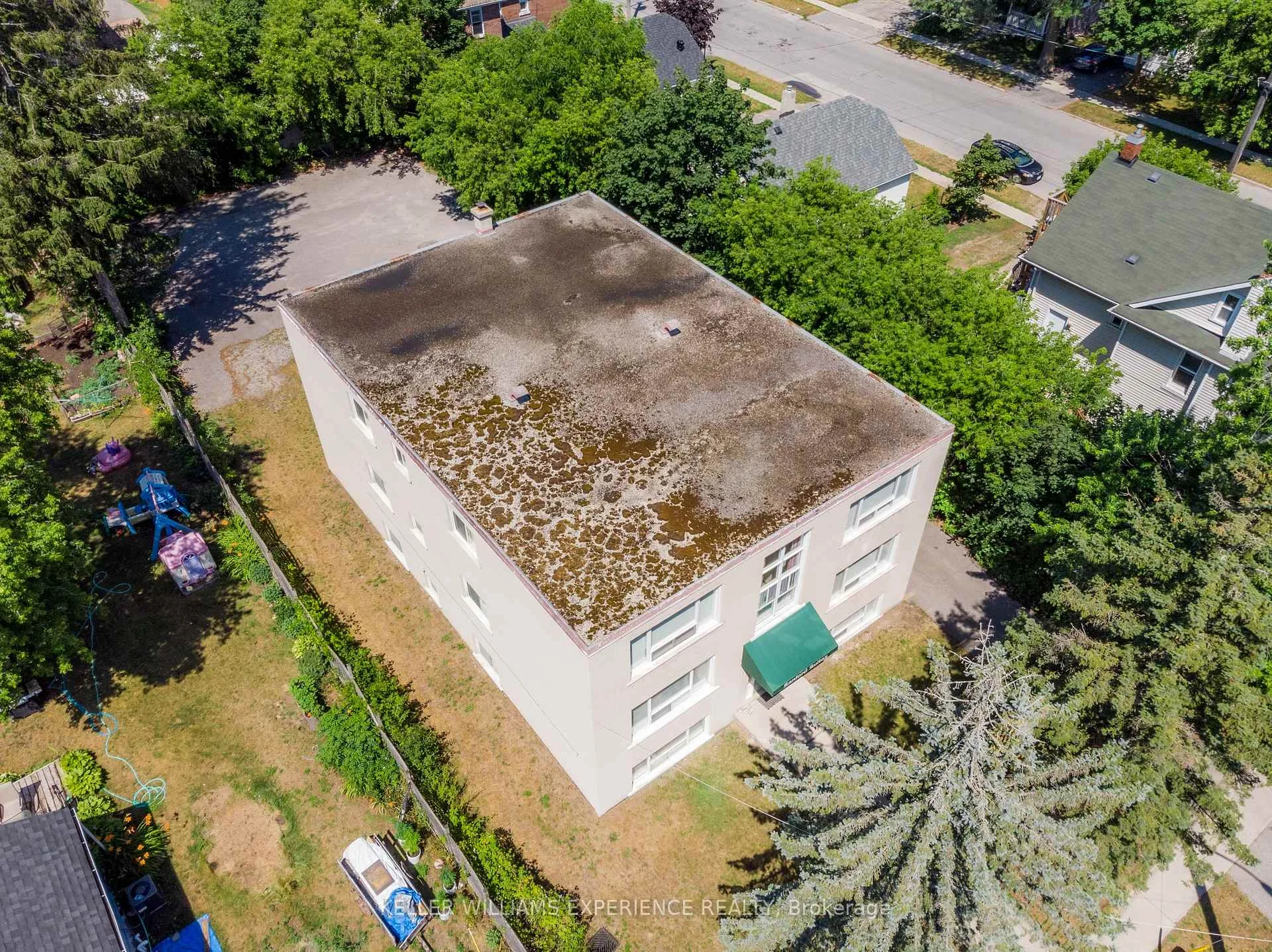 Photo 22 of Unit Unit #3, 74 Sanford Street, Barrie, Lakeshore — HOMEH