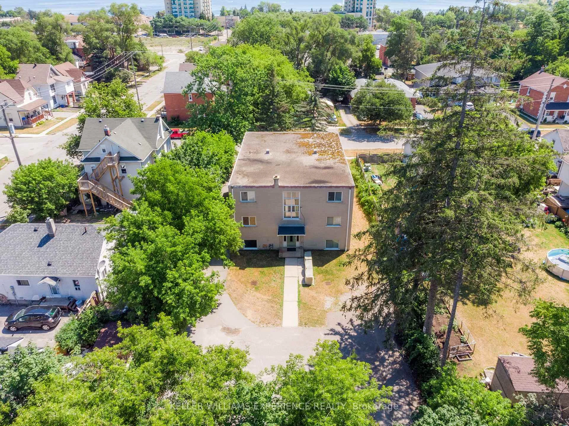 Photo 24 of Unit Unit #3, 74 Sanford Street, Barrie, Lakeshore — HOMEH
