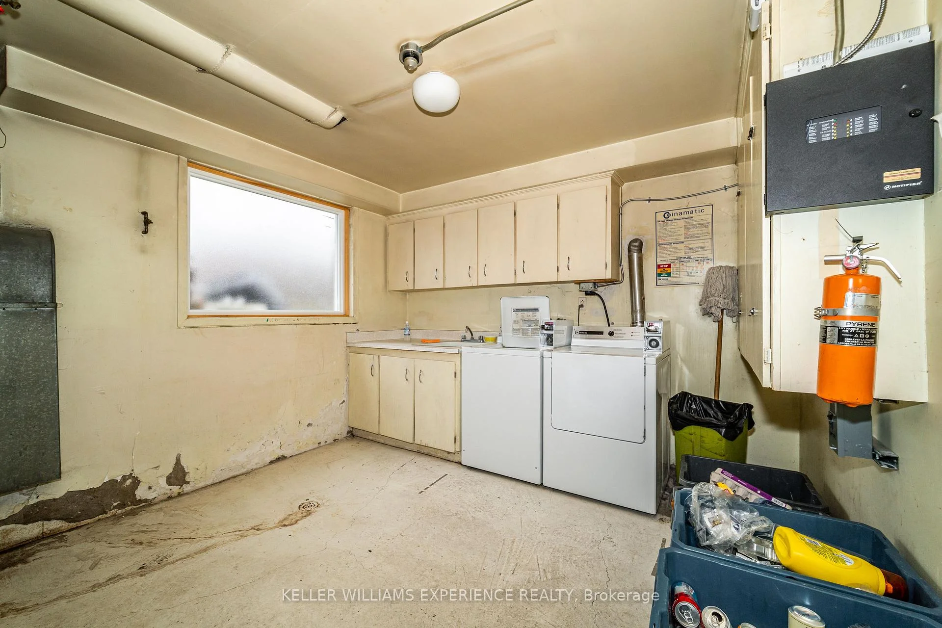 Photo 38 of Unit Unit #3, 74 Sanford Street, Barrie, Lakeshore — HOMEH