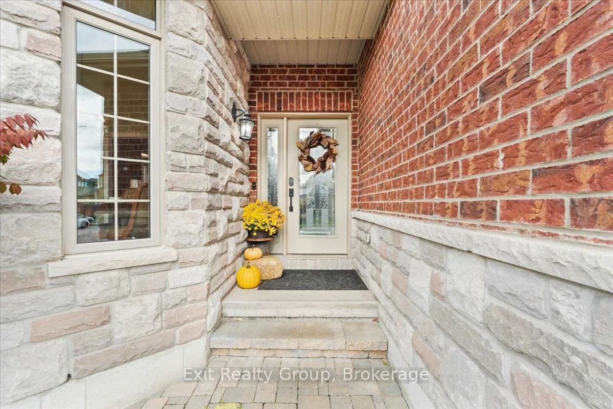 Photo 3 of 14 Cavendish Drive, Belleville, Thurlow Ward — HOMEH