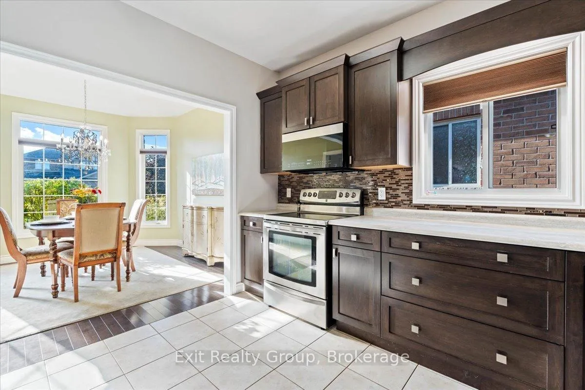 Photo 10 of 14 Cavendish Drive, Belleville, Thurlow Ward — HOMEH