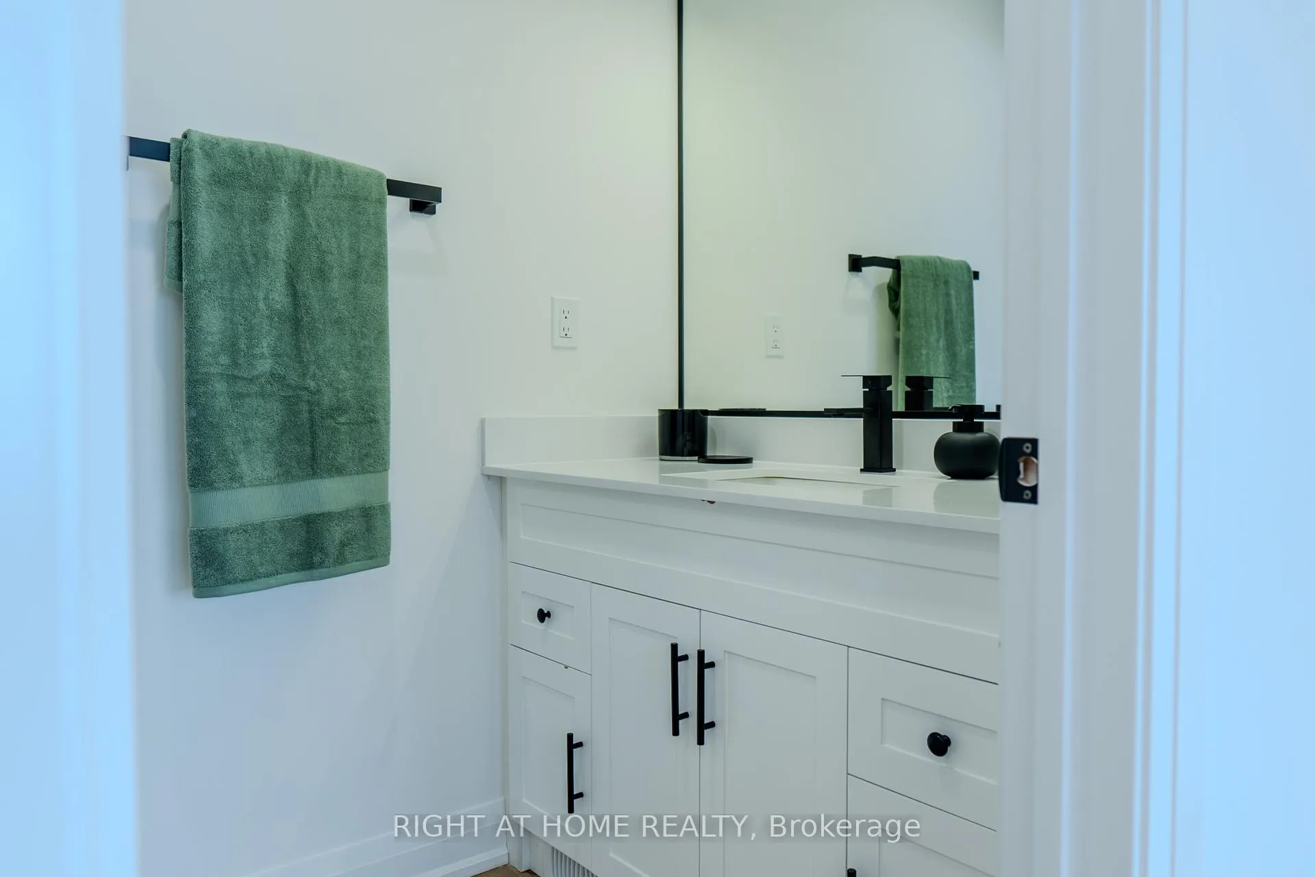 Photo 16 of 16 Habibi Lane, Toronto, Corso Italia-Davenport — HOMEH