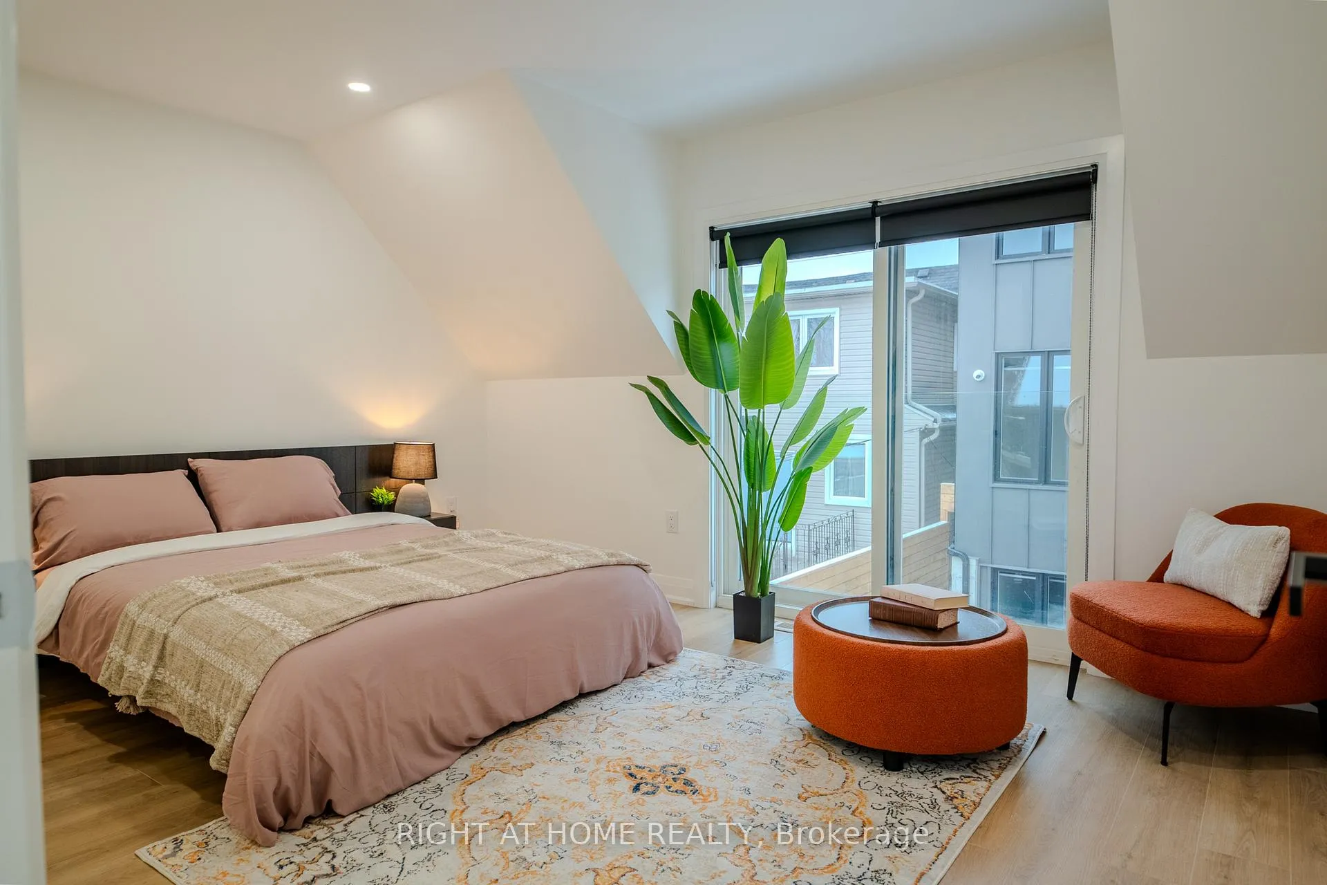 Photo 21 of 16 Habibi Lane, Toronto, Corso Italia-Davenport — HOMEH