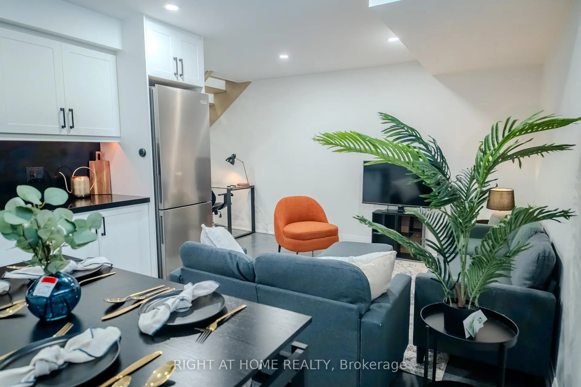 Photo 31 of 16 Habibi Lane, Toronto, Corso Italia-Davenport — HOMEH