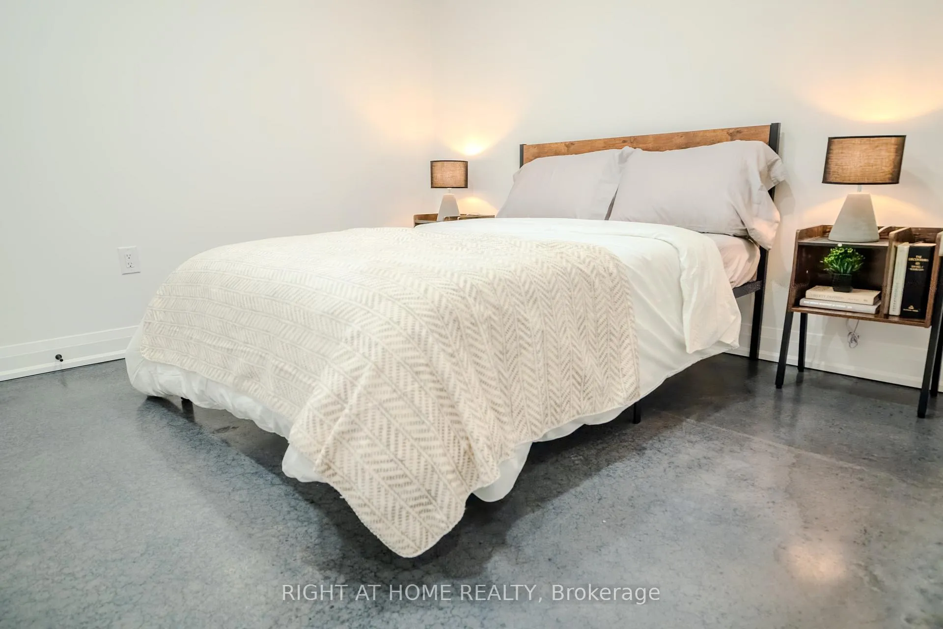 Photo 33 of 16 Habibi Lane, Toronto, Corso Italia-Davenport — HOMEH